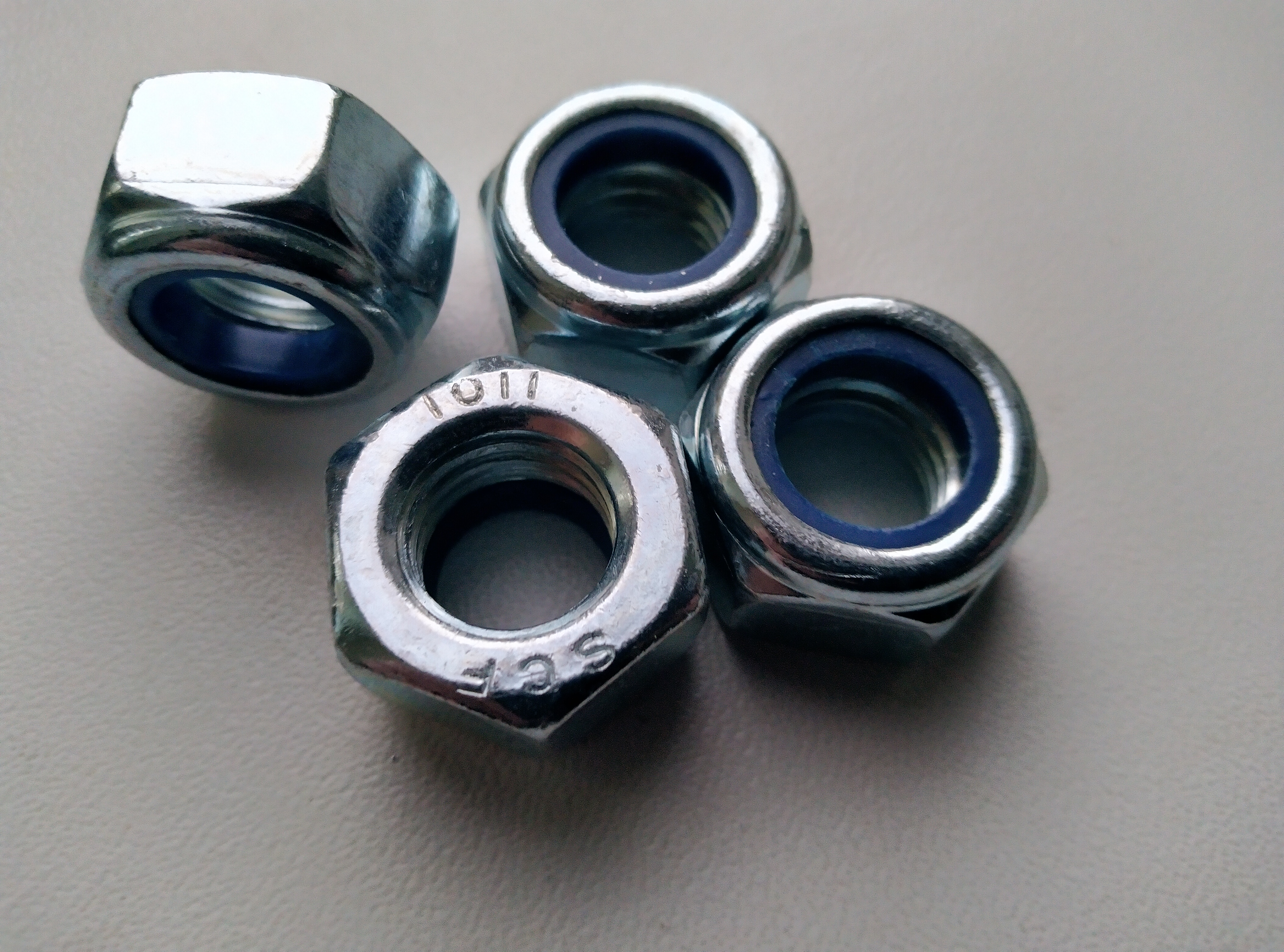 23NS16OC Гайка самоконтруюча M16