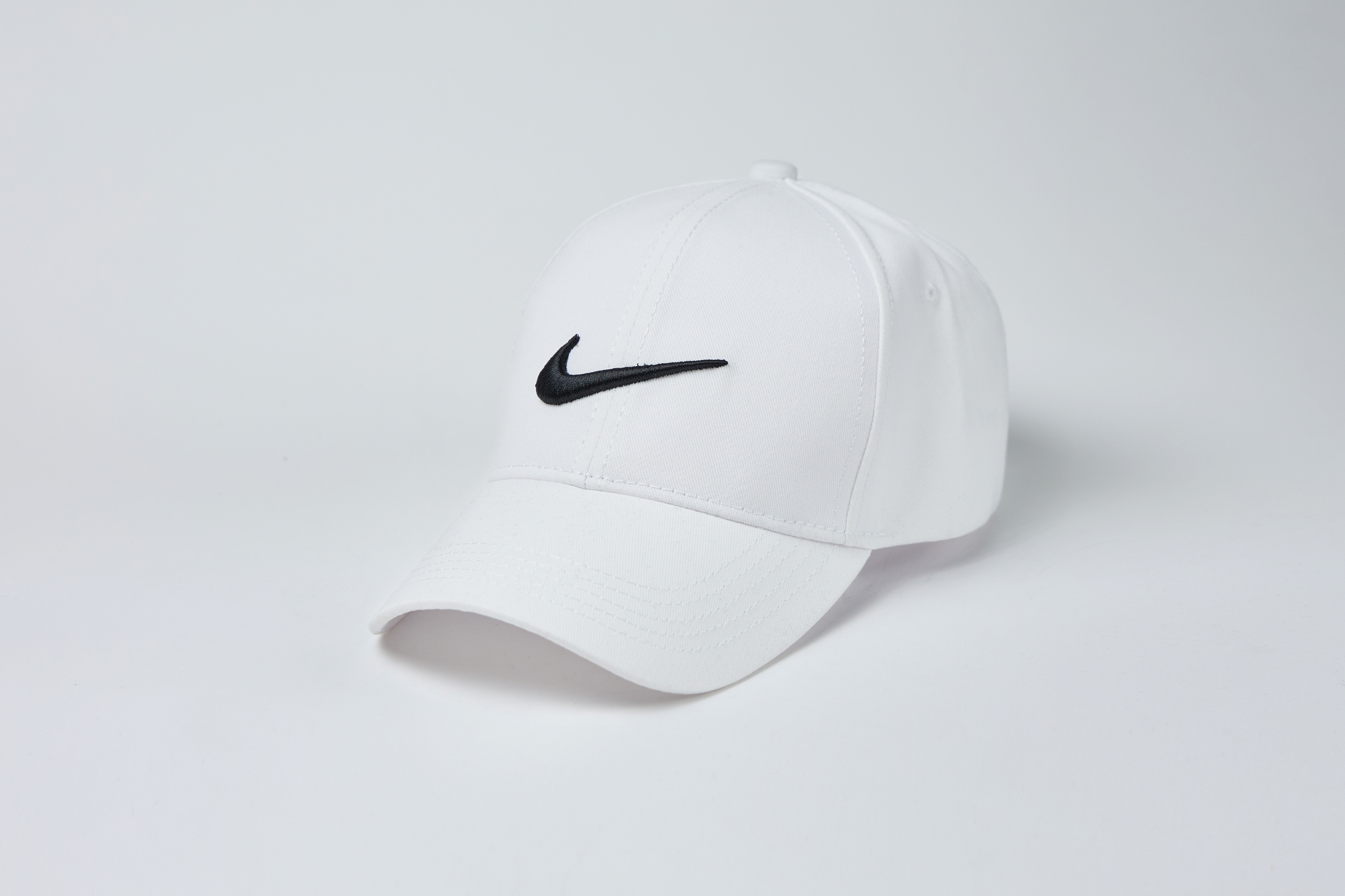 Бейсболка Біла Вишивка Чорна Лого Найк - Nike Копія