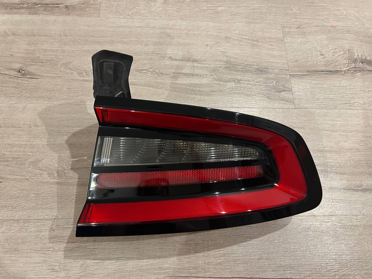 Dodge Charger б.у оригінал Права в крило 2014 - 2024 роки