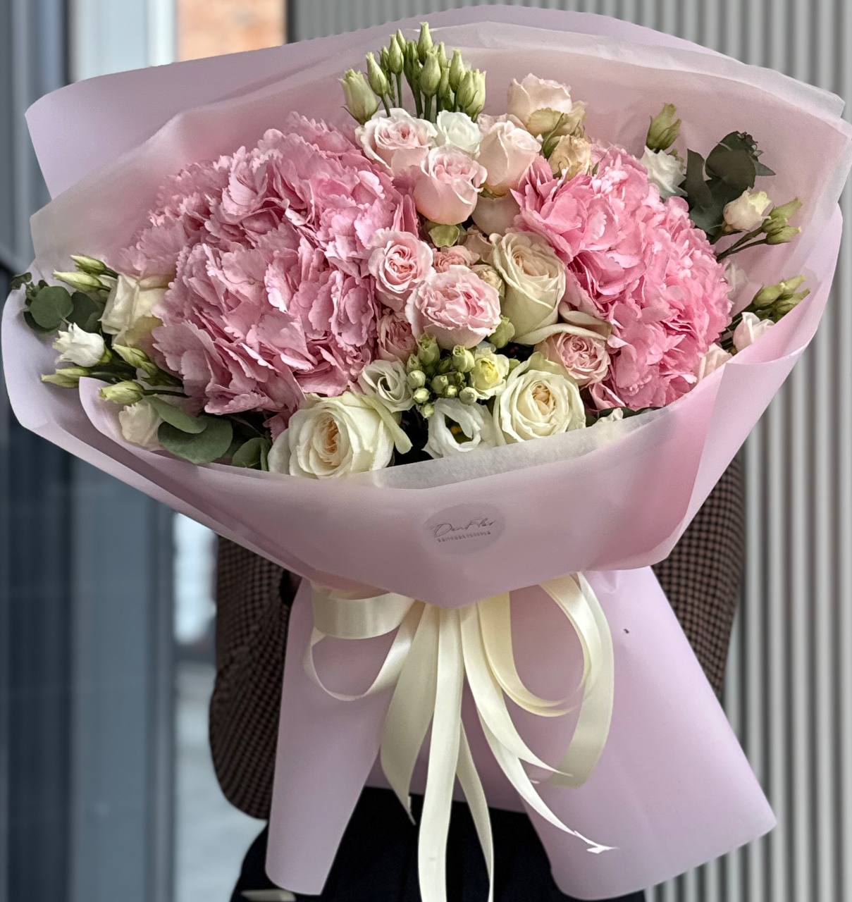 Комбінований букет у рожевому кольорі