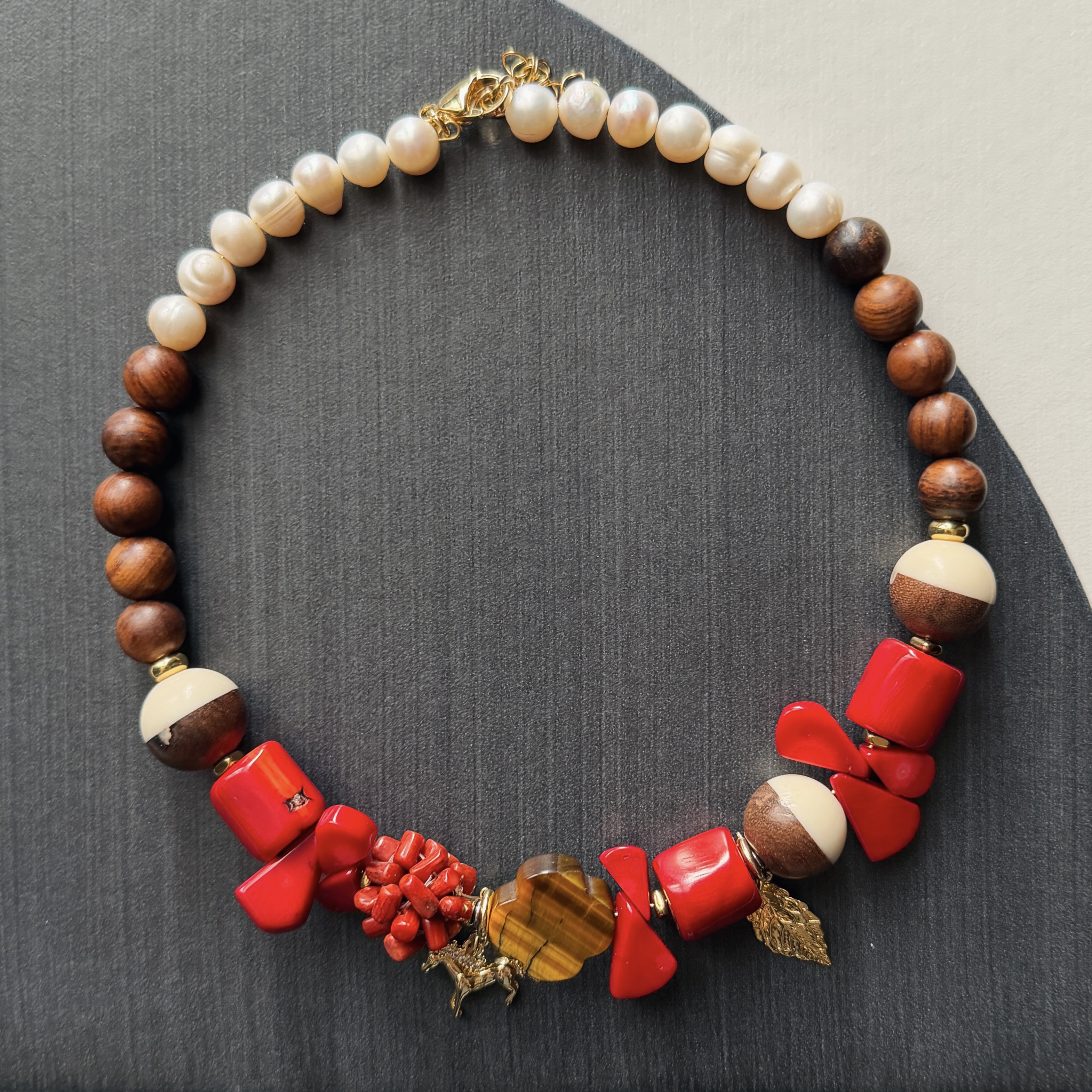 Намисто з коралу