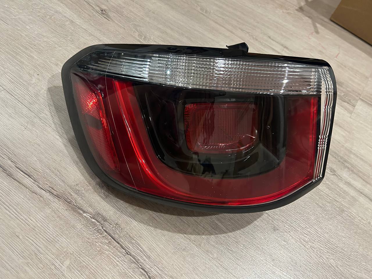 Jeep Compass 2 Ліва сторона Б/у оригінал (Водійська сторона в крило)  2017 - 2024 роки