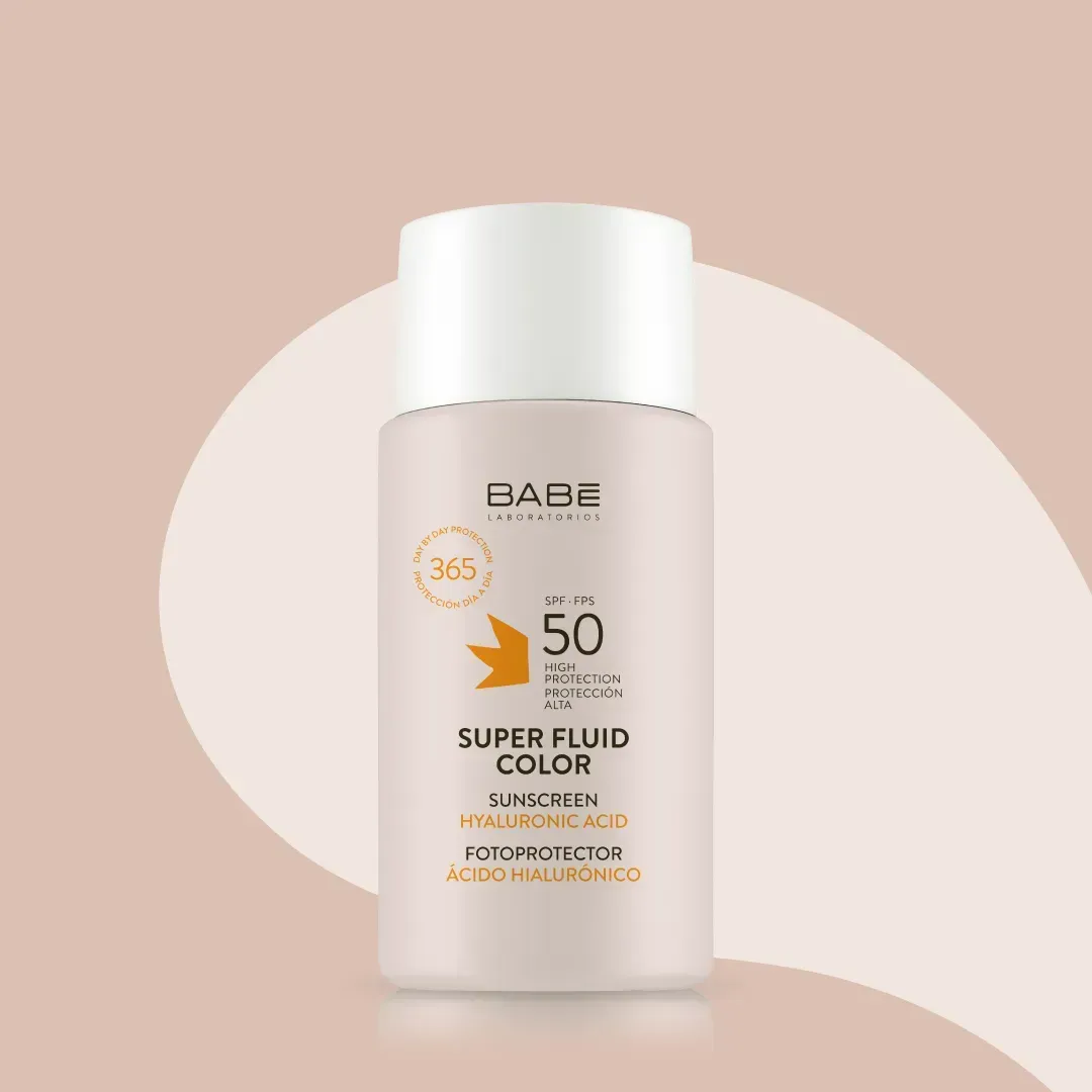Cонцезахисний супер флюїд ВВ з тонуючим ефектом SPF 50 для всіх типів шкіри, 50 мл