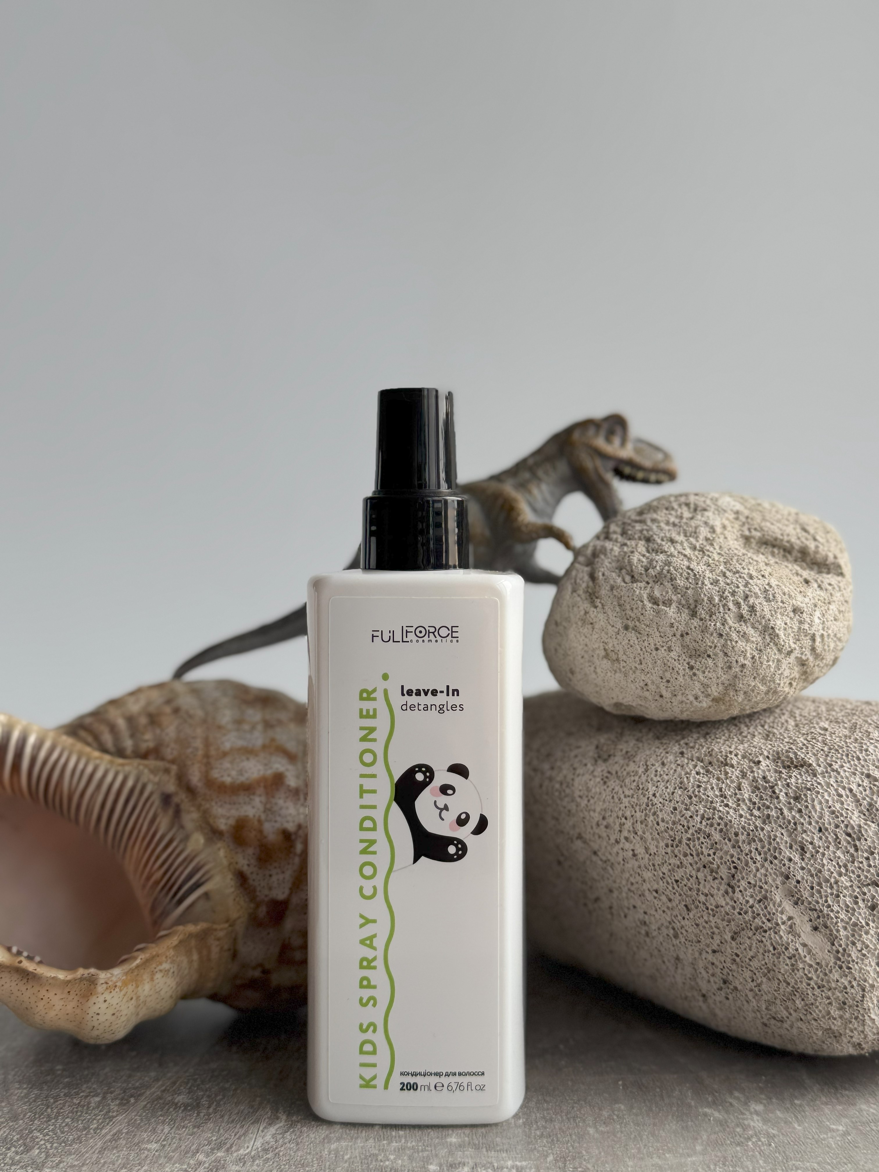 Дитячий незмивний спрей кондиціонер все в одному KIDS SPRAY CONDITIONER LEAVE-IN 200 мл.