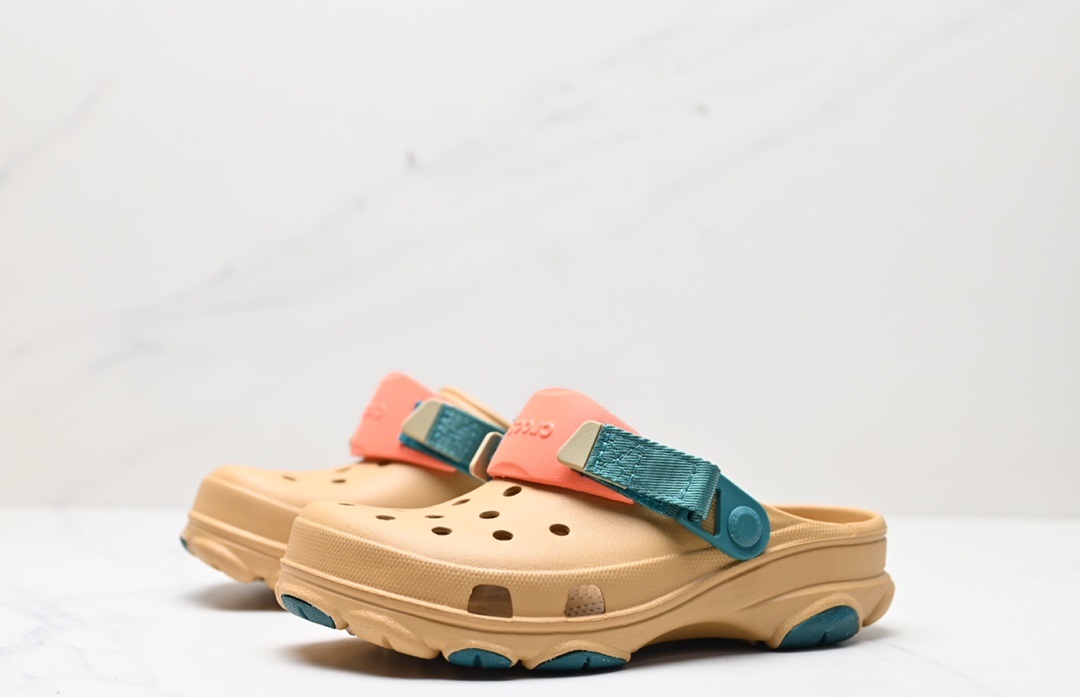 Crocs Classic Clog 02