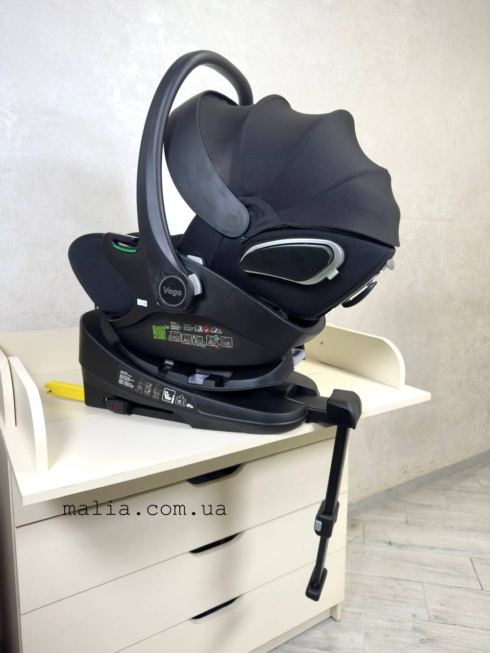 Автокрісло + поворотна база CARRELLO Vega ISOFIX