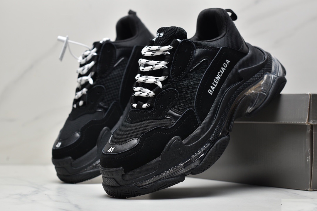 Balenciaga Triple S Sneaker 656686 W06G0