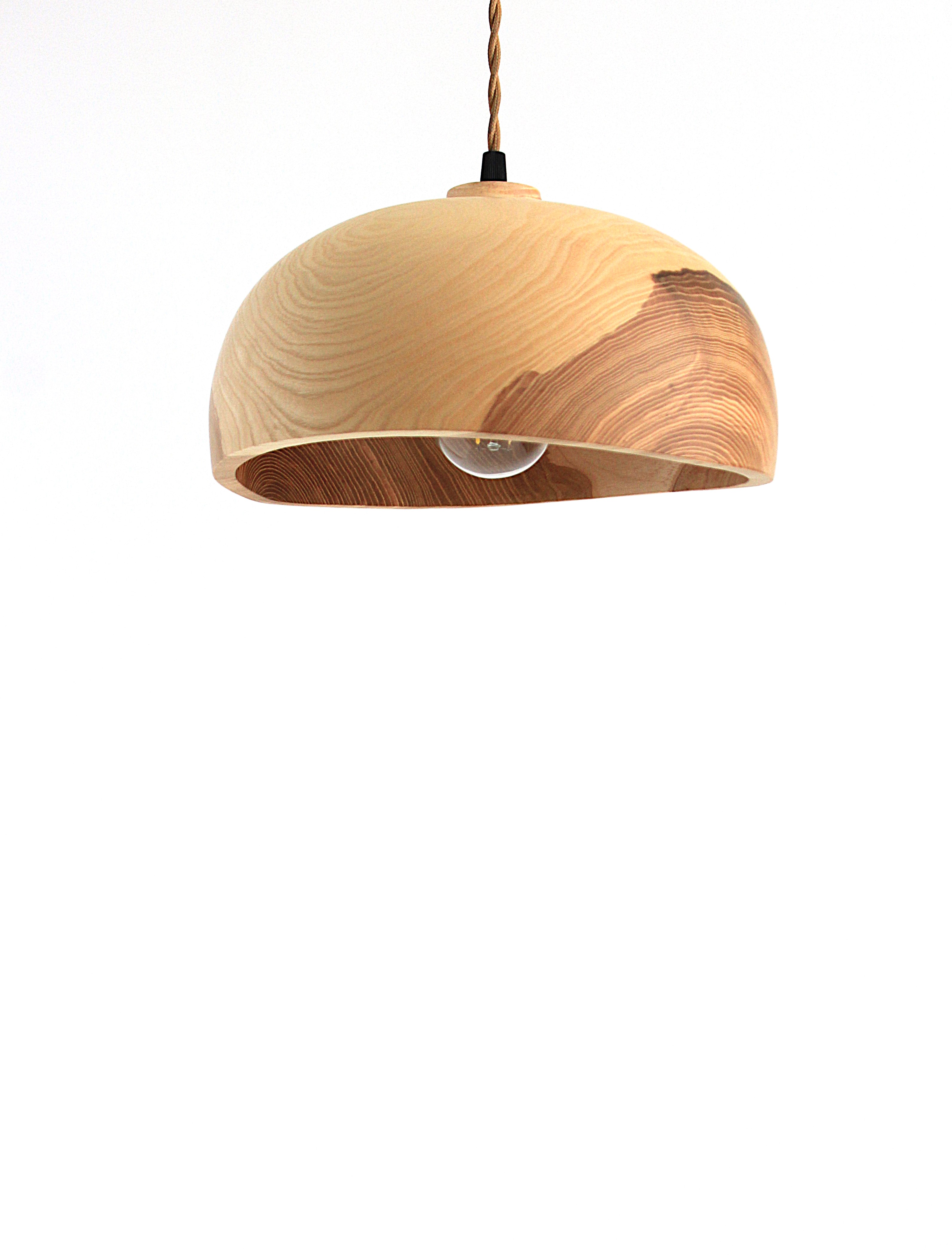 Люстра з ясена