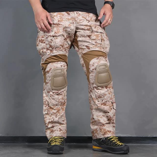Тактичні штани зі знімними наколінниками "Combat Pants G3 AOR1" від бренду "Emerson Tactical Gear."