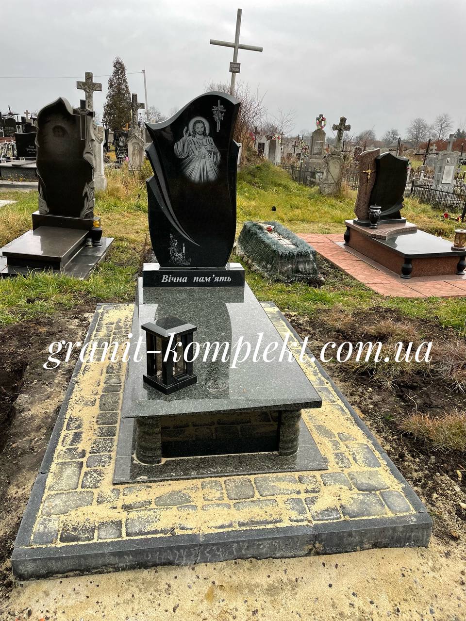 Пам'ятник одинарний А-175