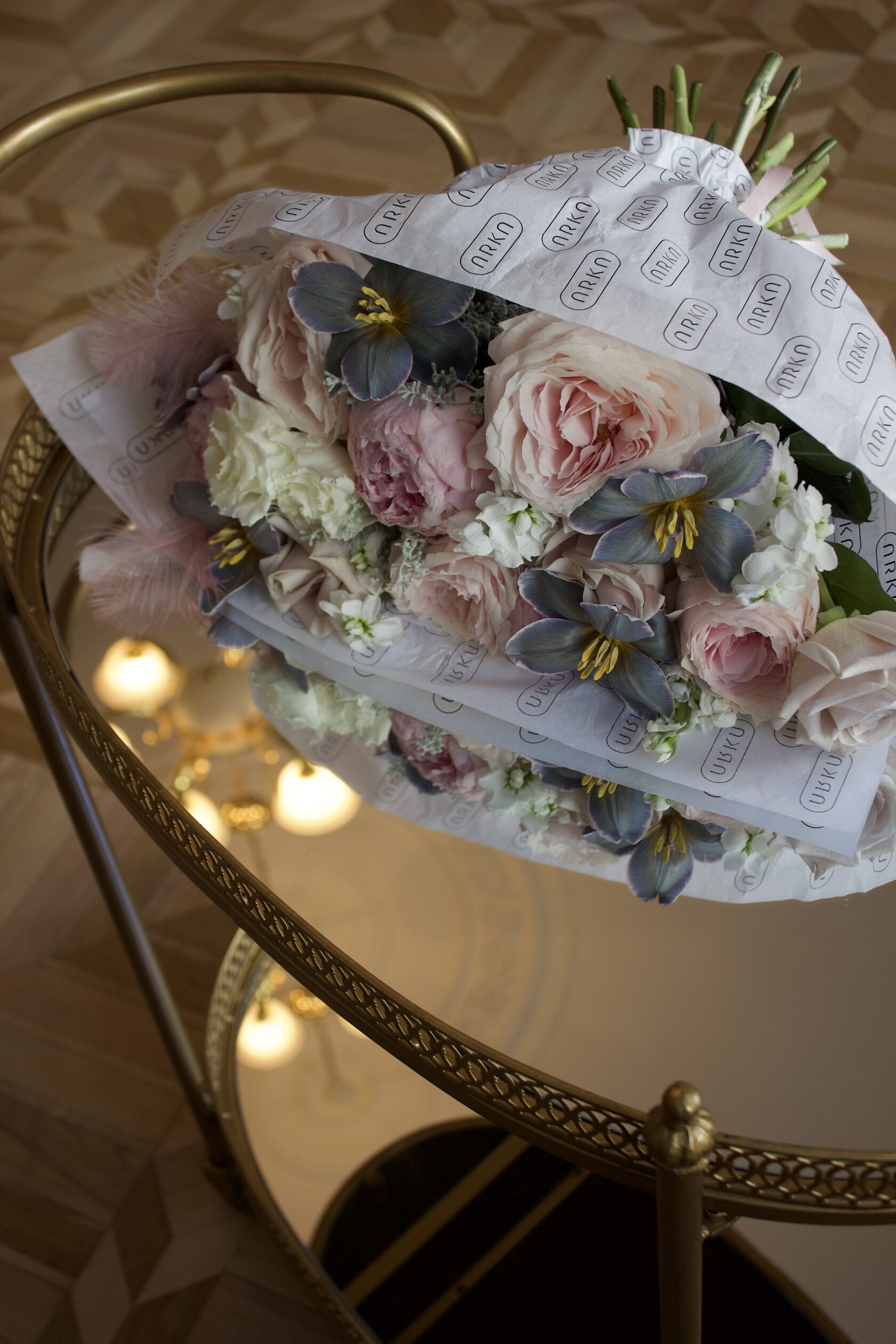 БУКЕТ З БЛАКИТНИМ ТЮЛЬПАНОМ