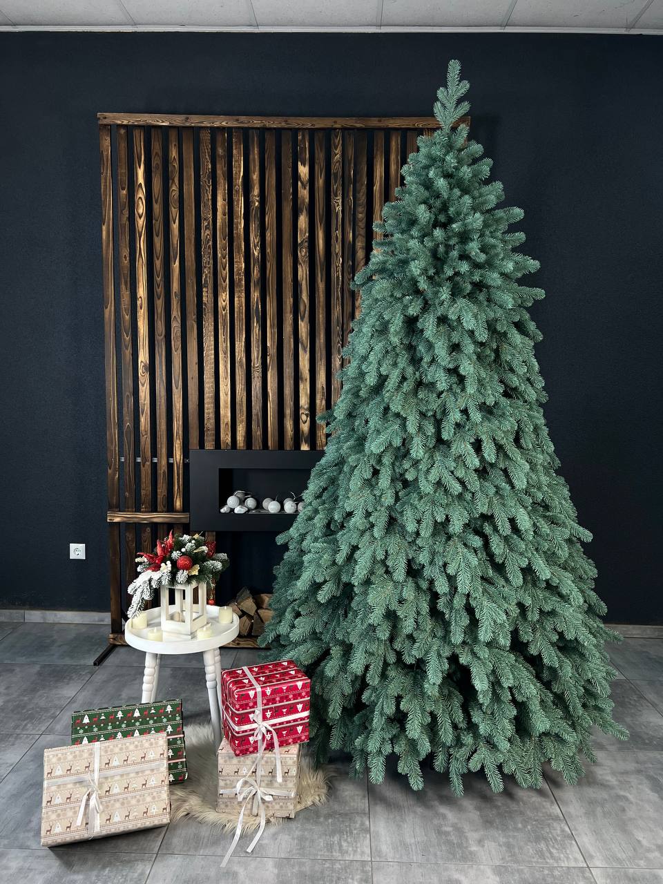 Ялинка «Тріумф» блакитна на нитці - 2.3м. 🐬