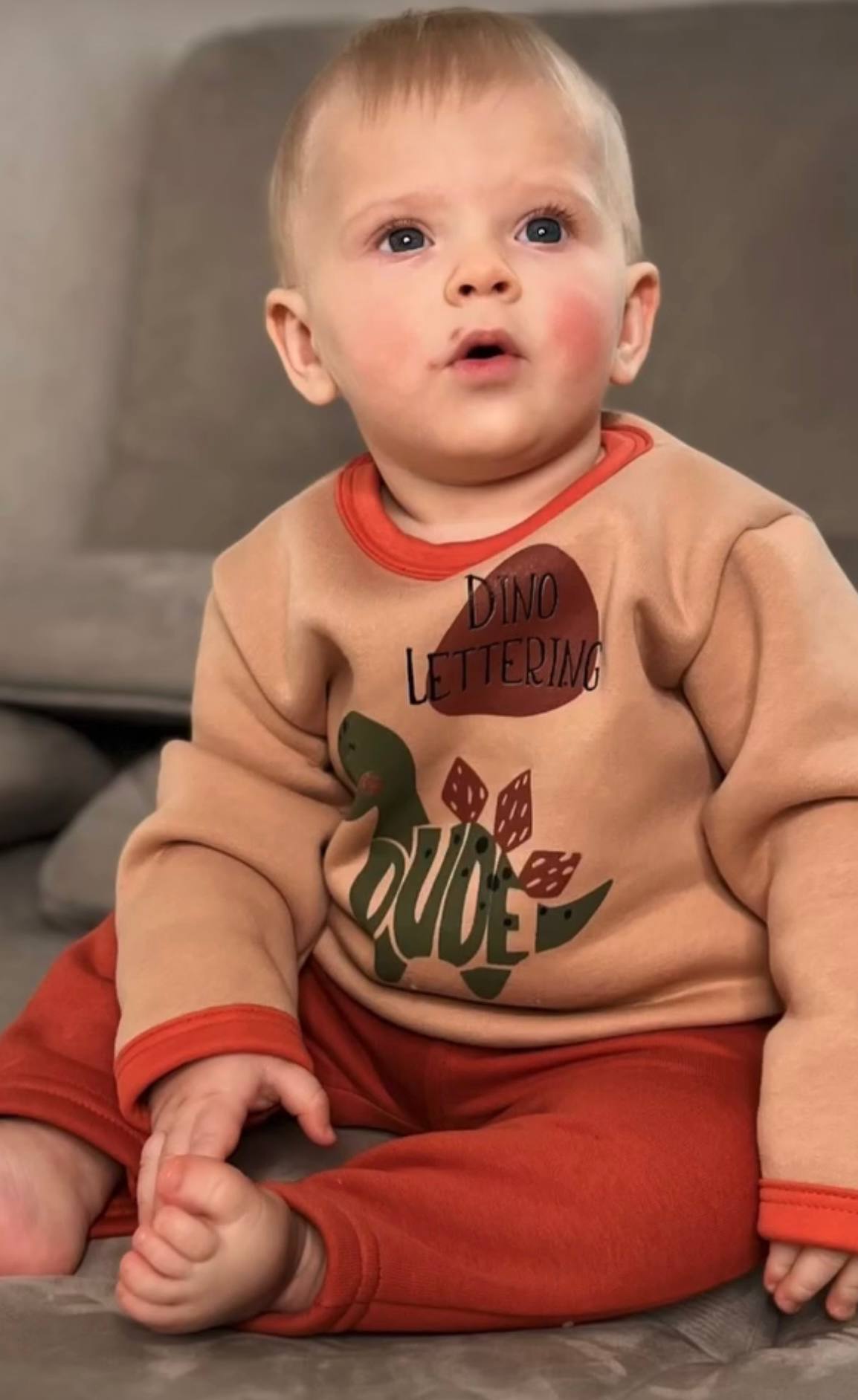 Теплий комплект для дитини з трьохнитки з начісом: кофта та штанці