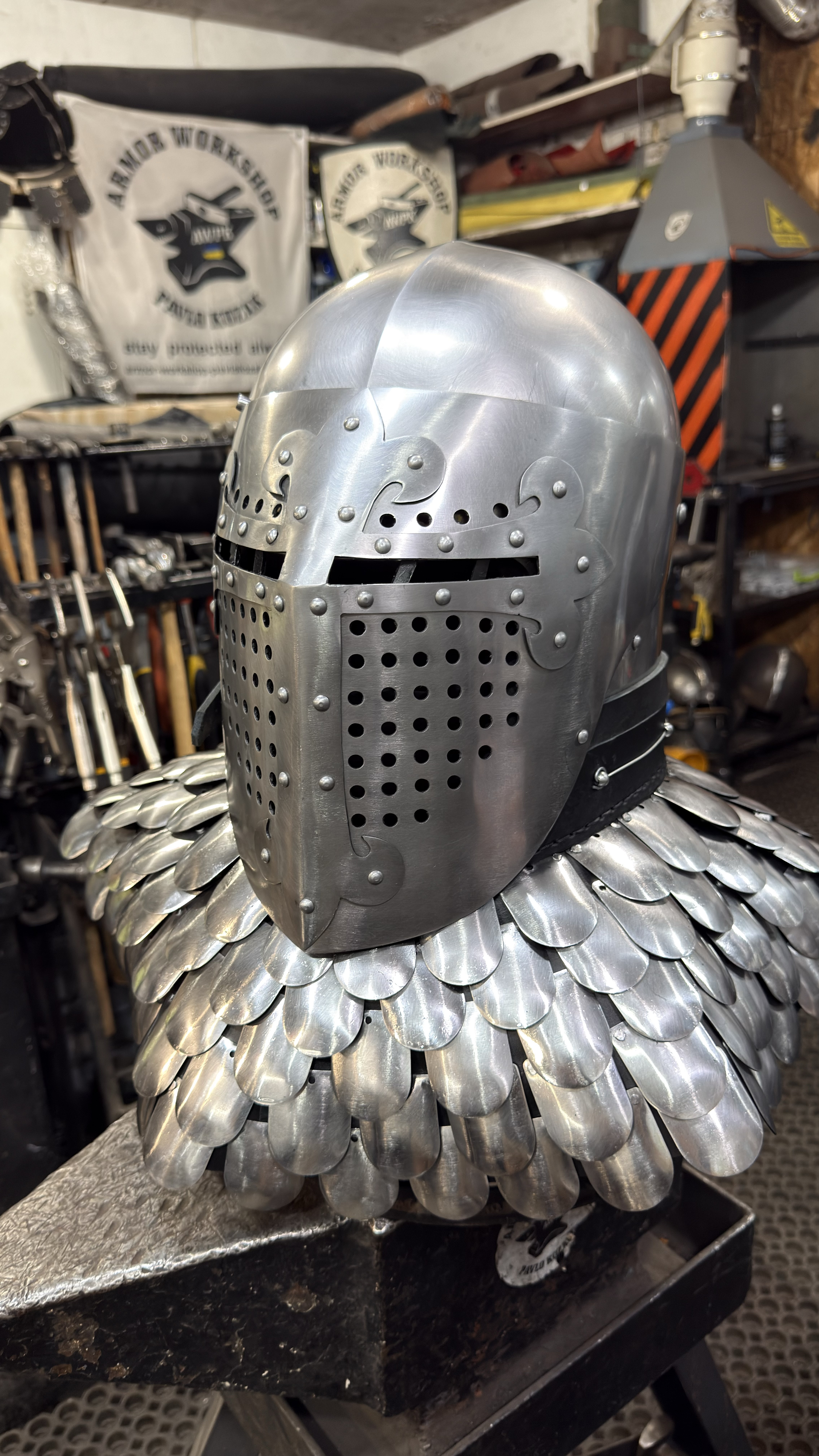 ROA helmet classic “plates scales aventail”