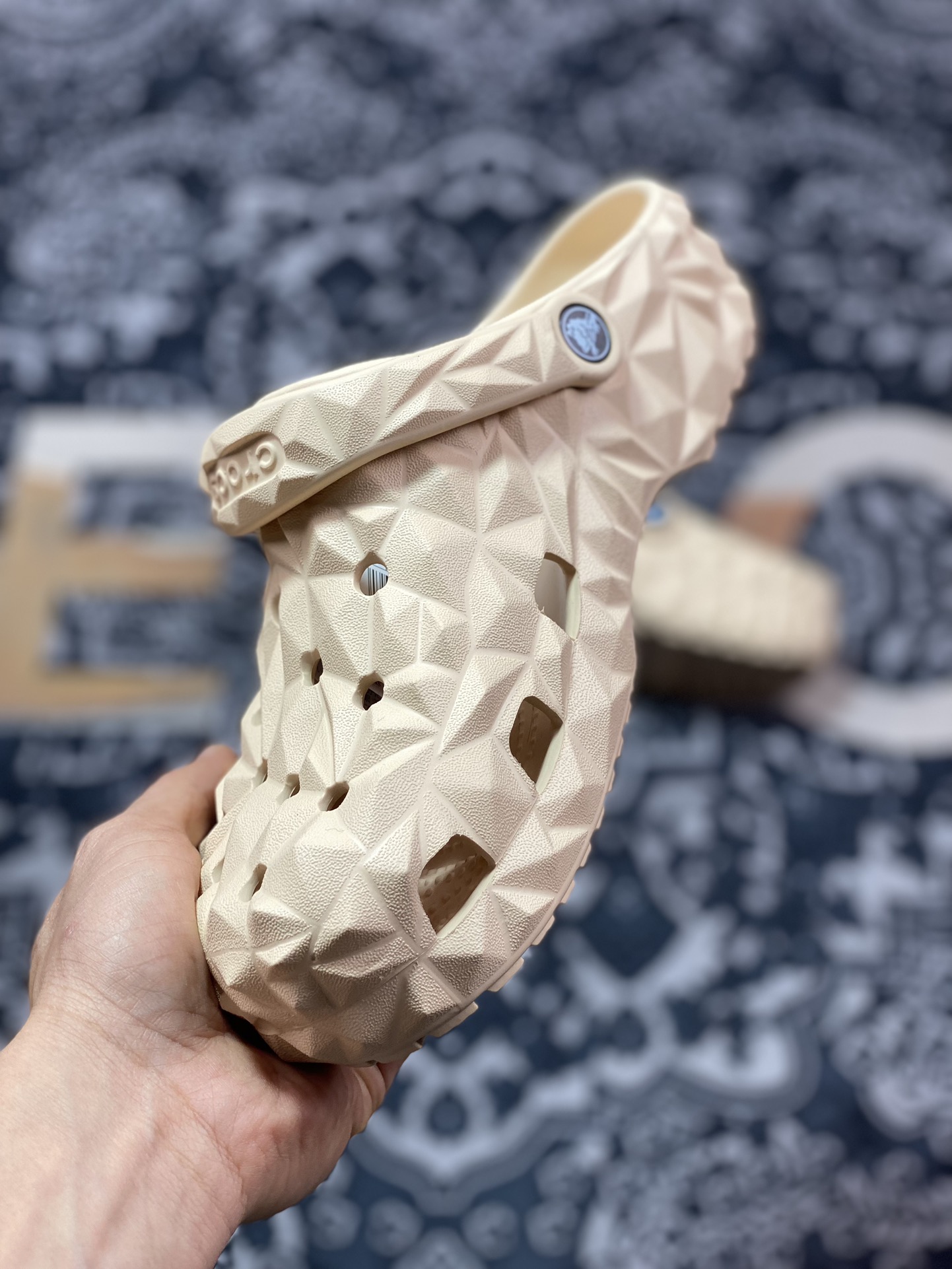 Durian Crocs, zupełnie nowy