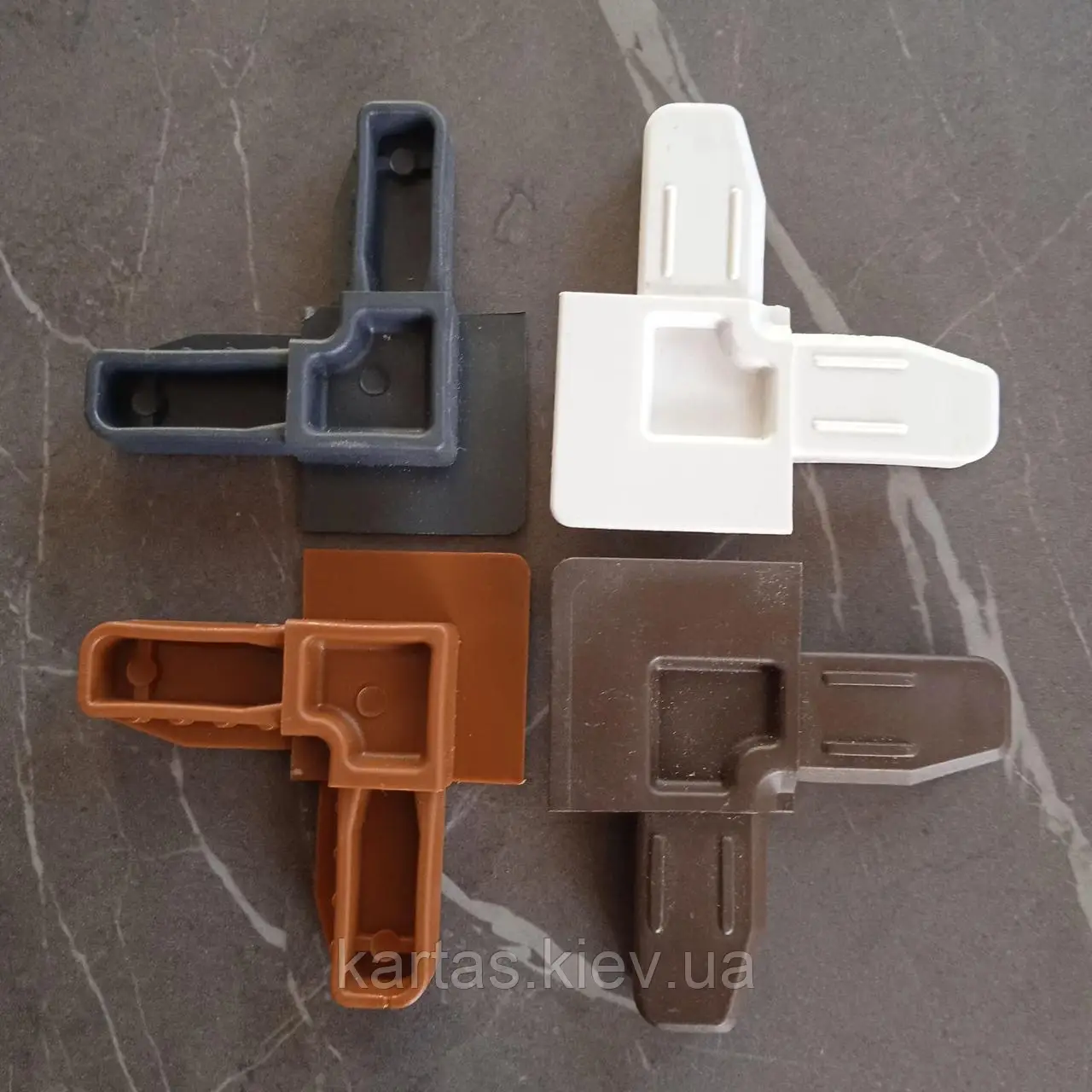 Кутик рами москітної сітки