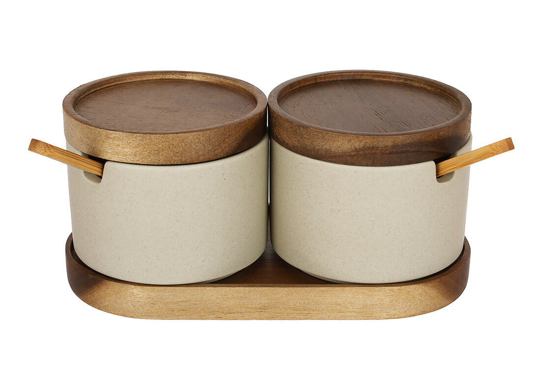 Набір банок для спецій з ложками на дерев'яній підставці