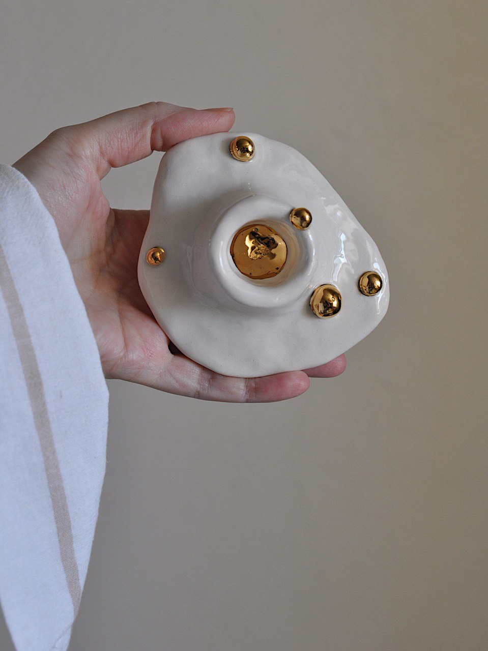 керамічний свічник - золоті краплі