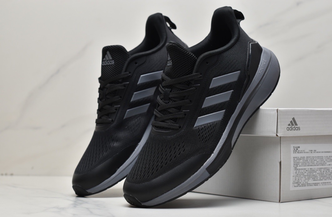 Adidas EQ22 RUN