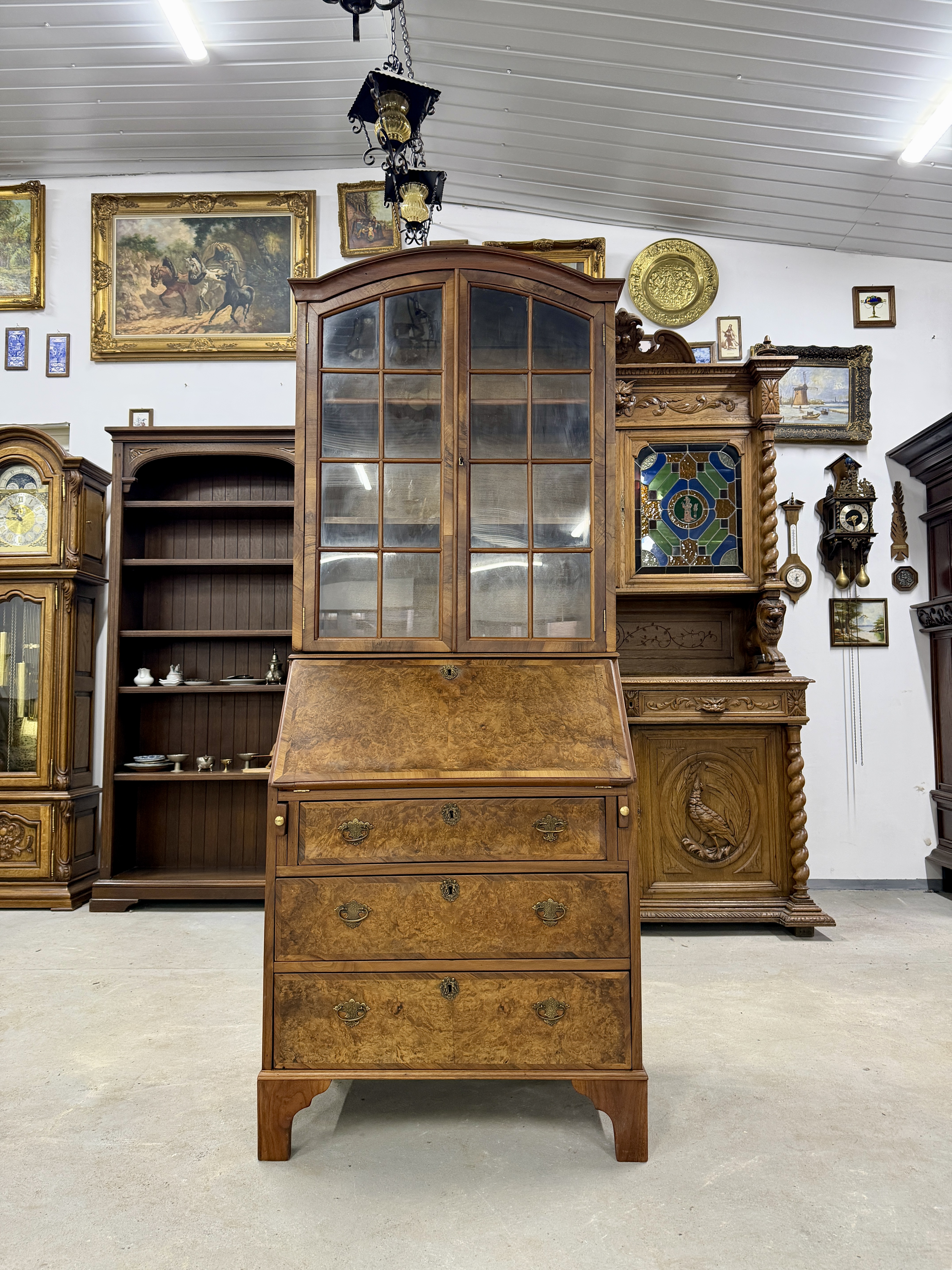 Вітрина-бюро