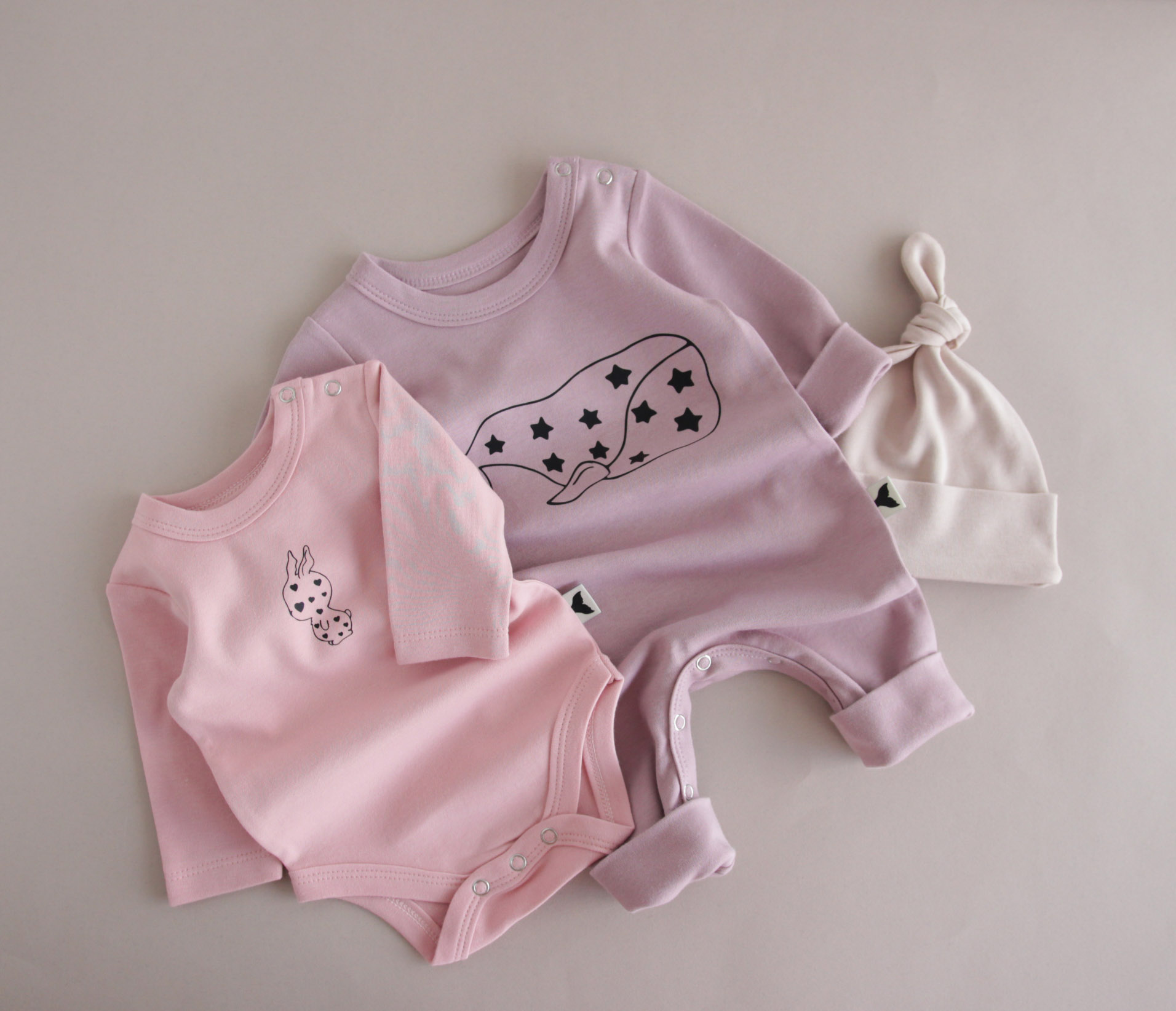 Комплект,  ромпер та шапочка для дівчинки