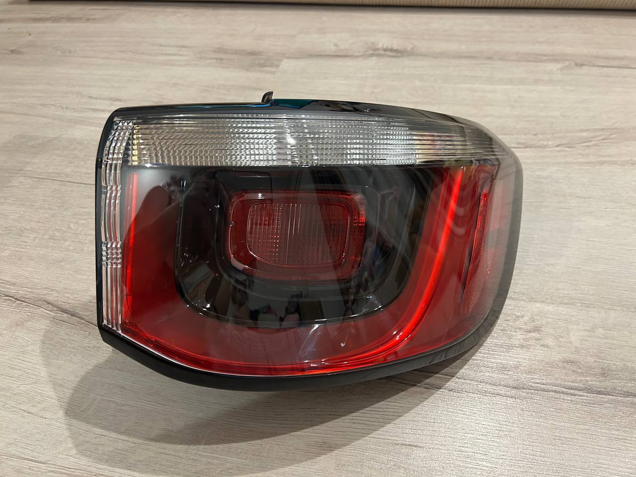 Jeep Compass 2 Права сторона Б/у оригінал (пасажирська сторона в крило)  2017 - 2024 роки