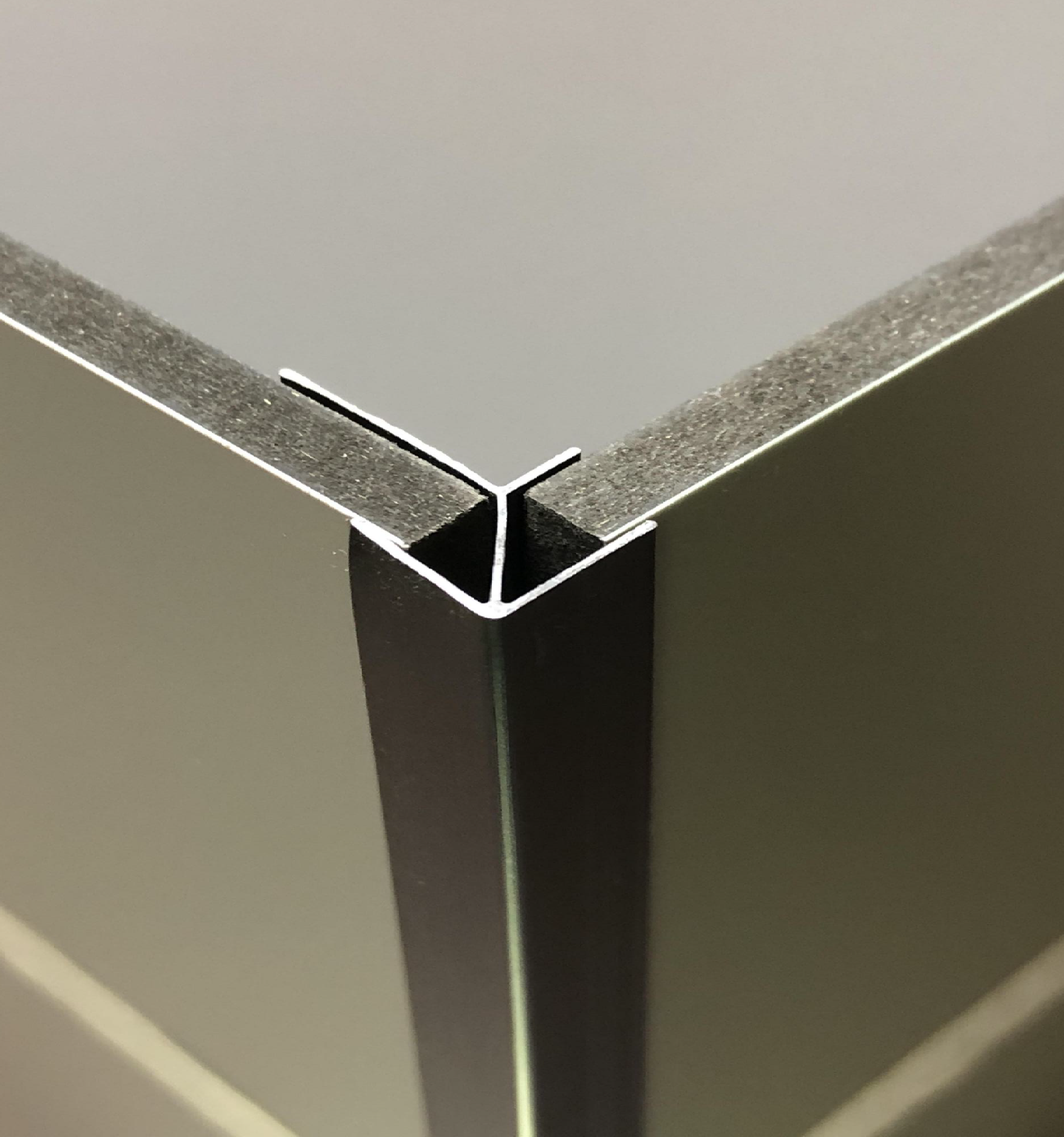 Кутовий зовнішній профіль EC-02 Black