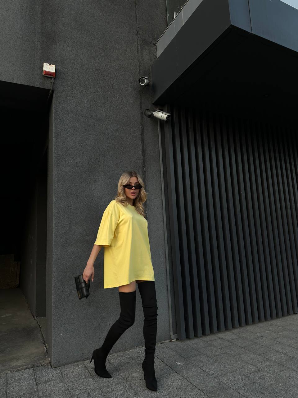 Футболка в жовтому кольорі якісна фурнітура 90 % бавовна