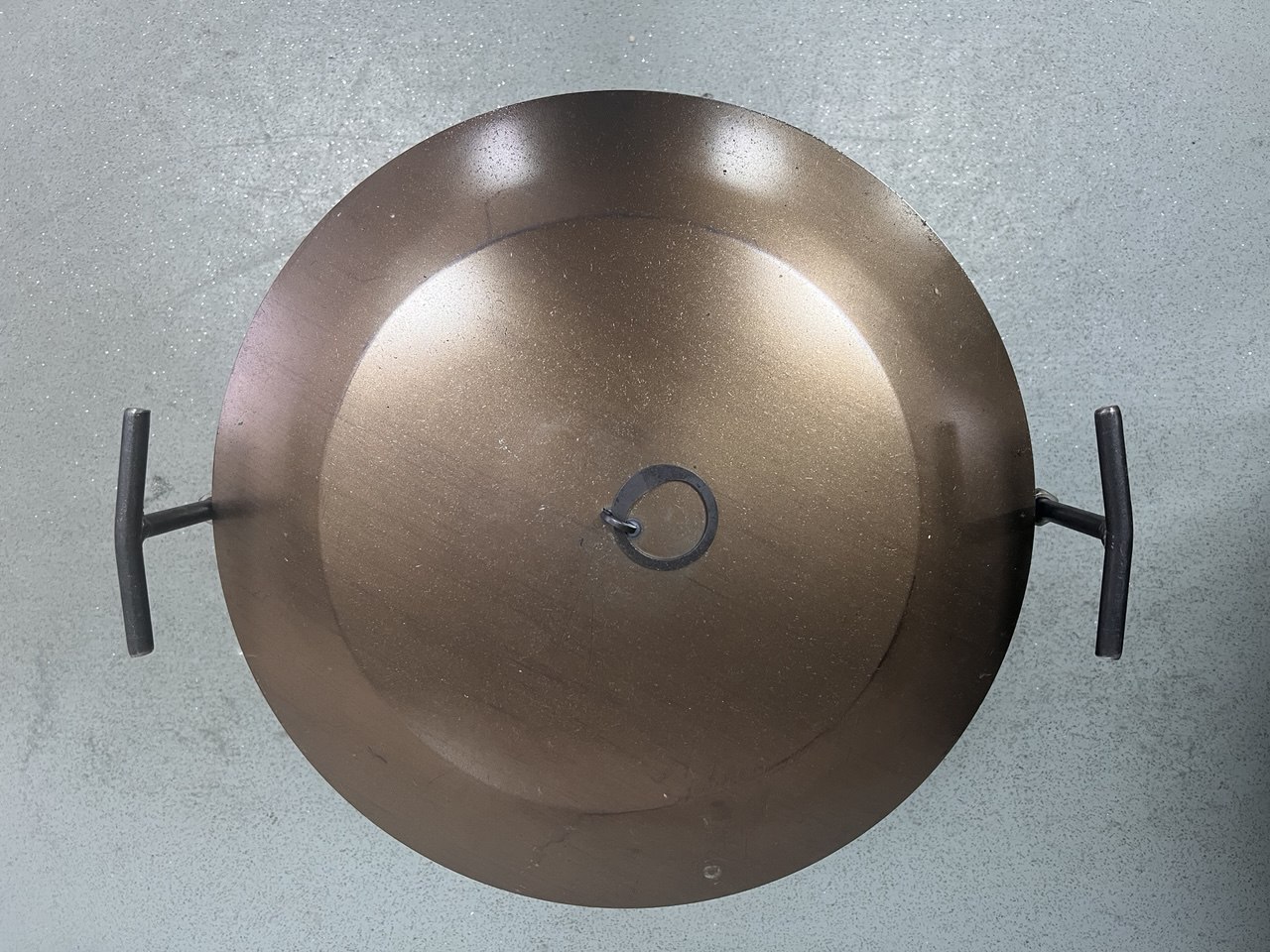 Кришка для сковороди з диска діаметром 30 см