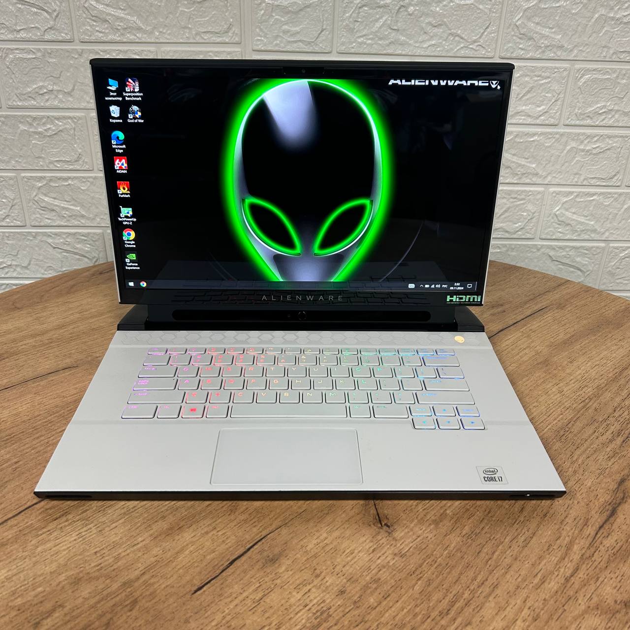 Dell Alienware m15 R4 white