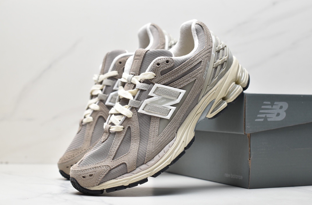 New Balance M1906RQ