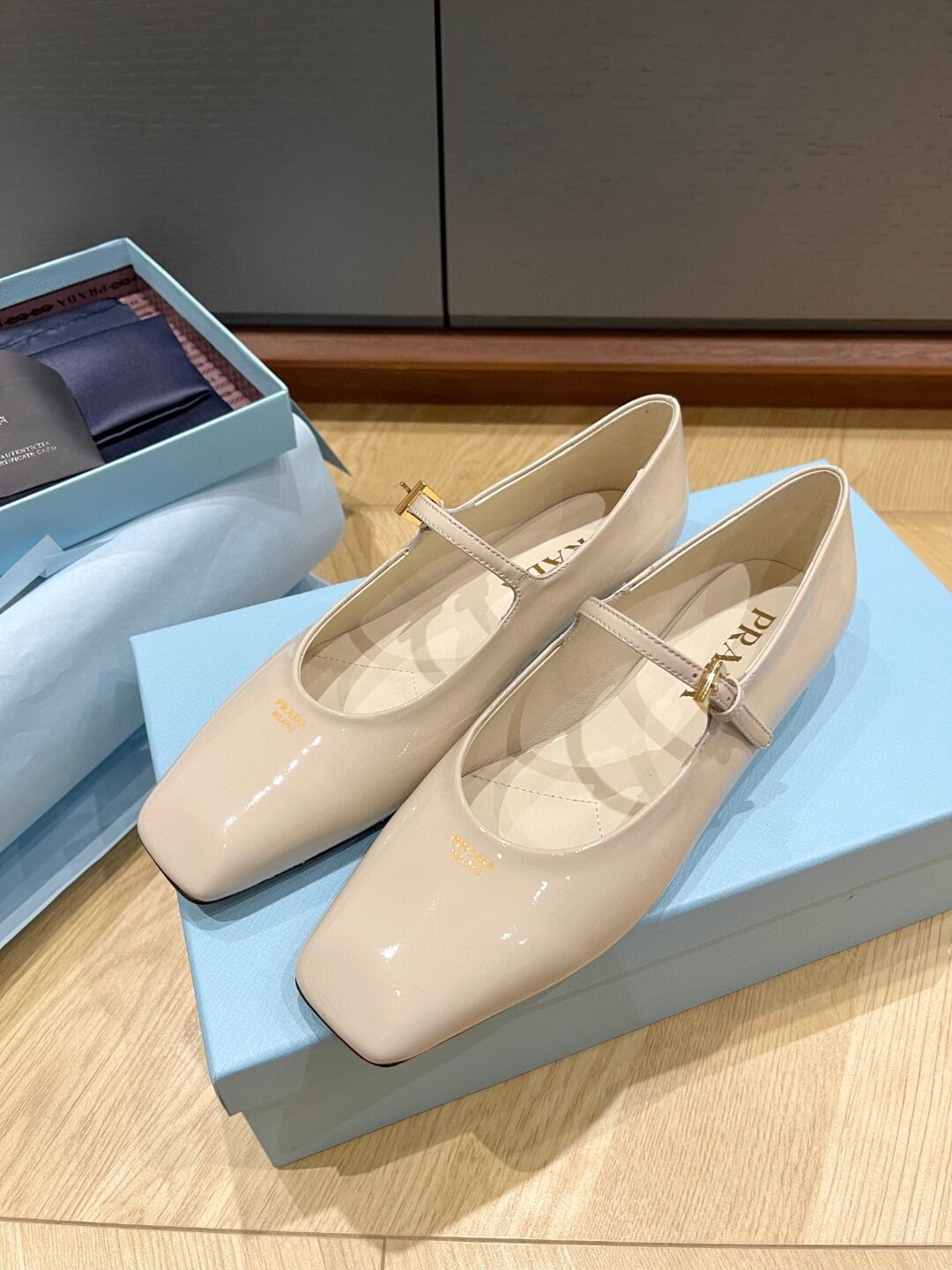 Prada туфлі