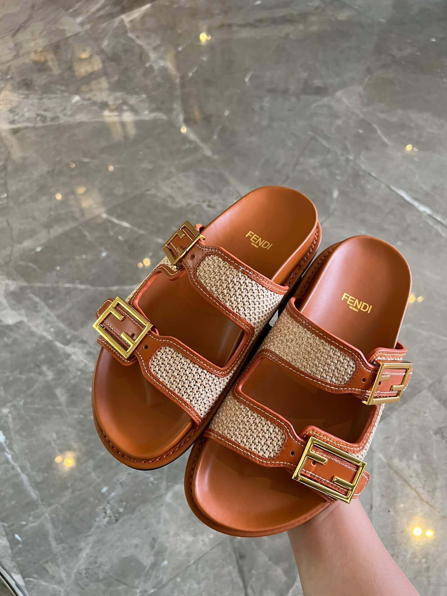 Fendi шльопанці