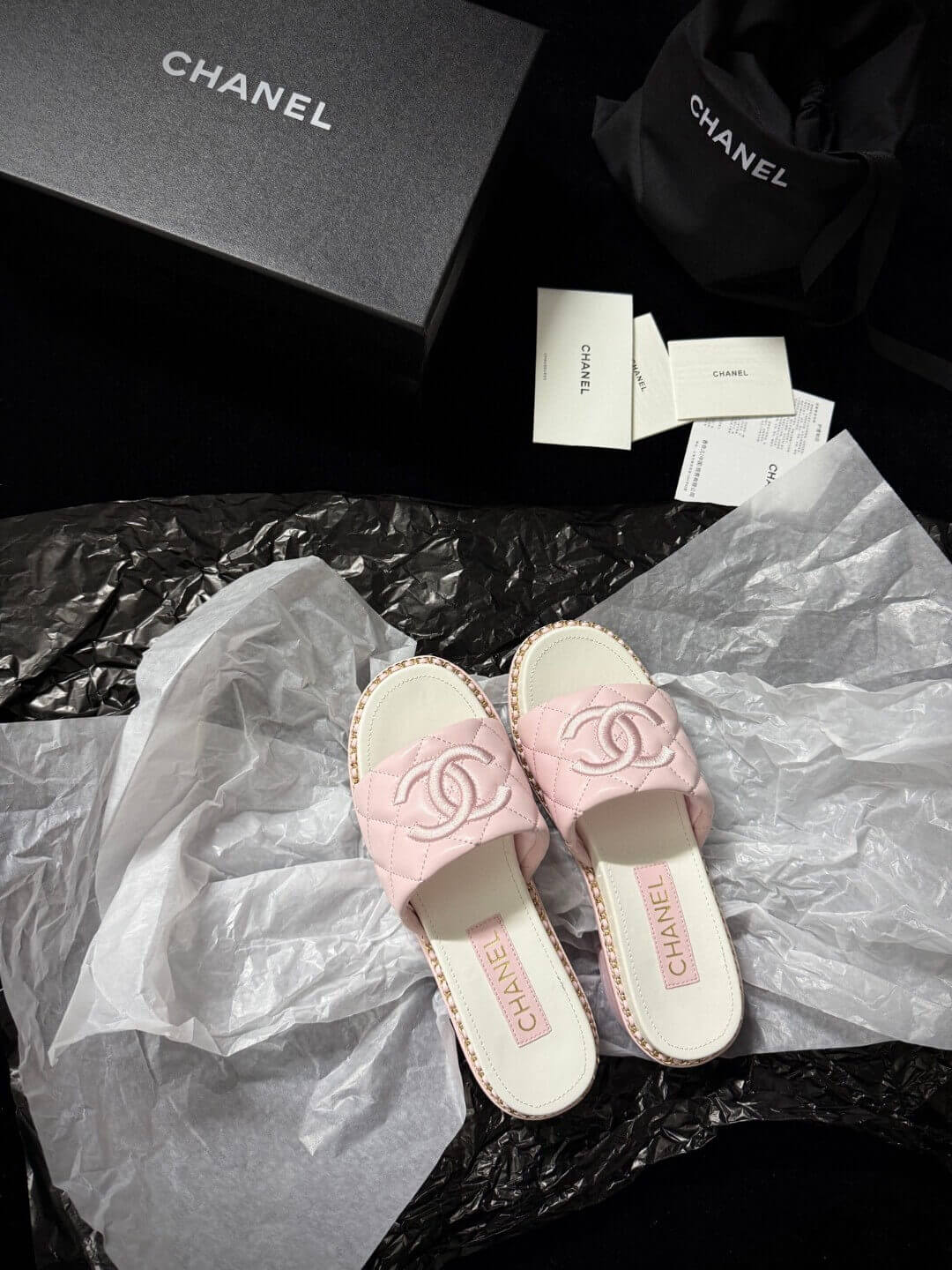 Chanel шльопанці