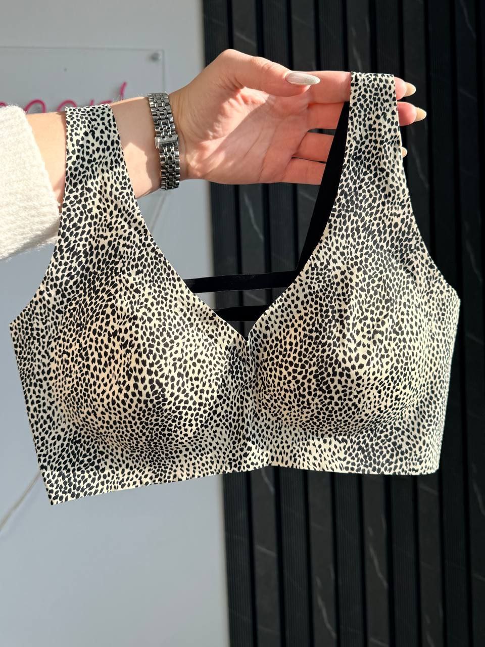 НОВИНКИ ТОПИ ЛЕО