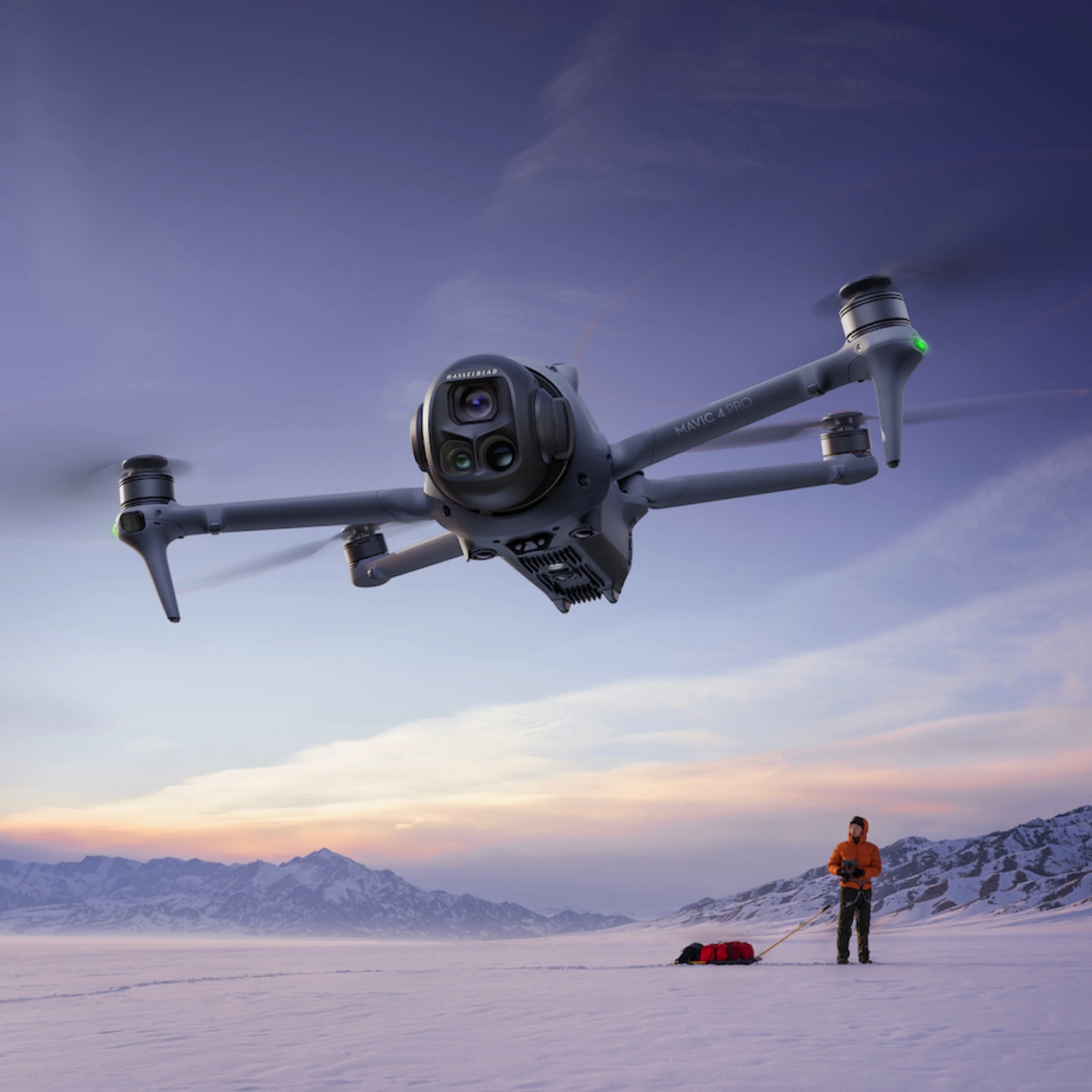 Оригінальний квадрокоптер "DJI Mavic 4 Pro Fly More Combo".