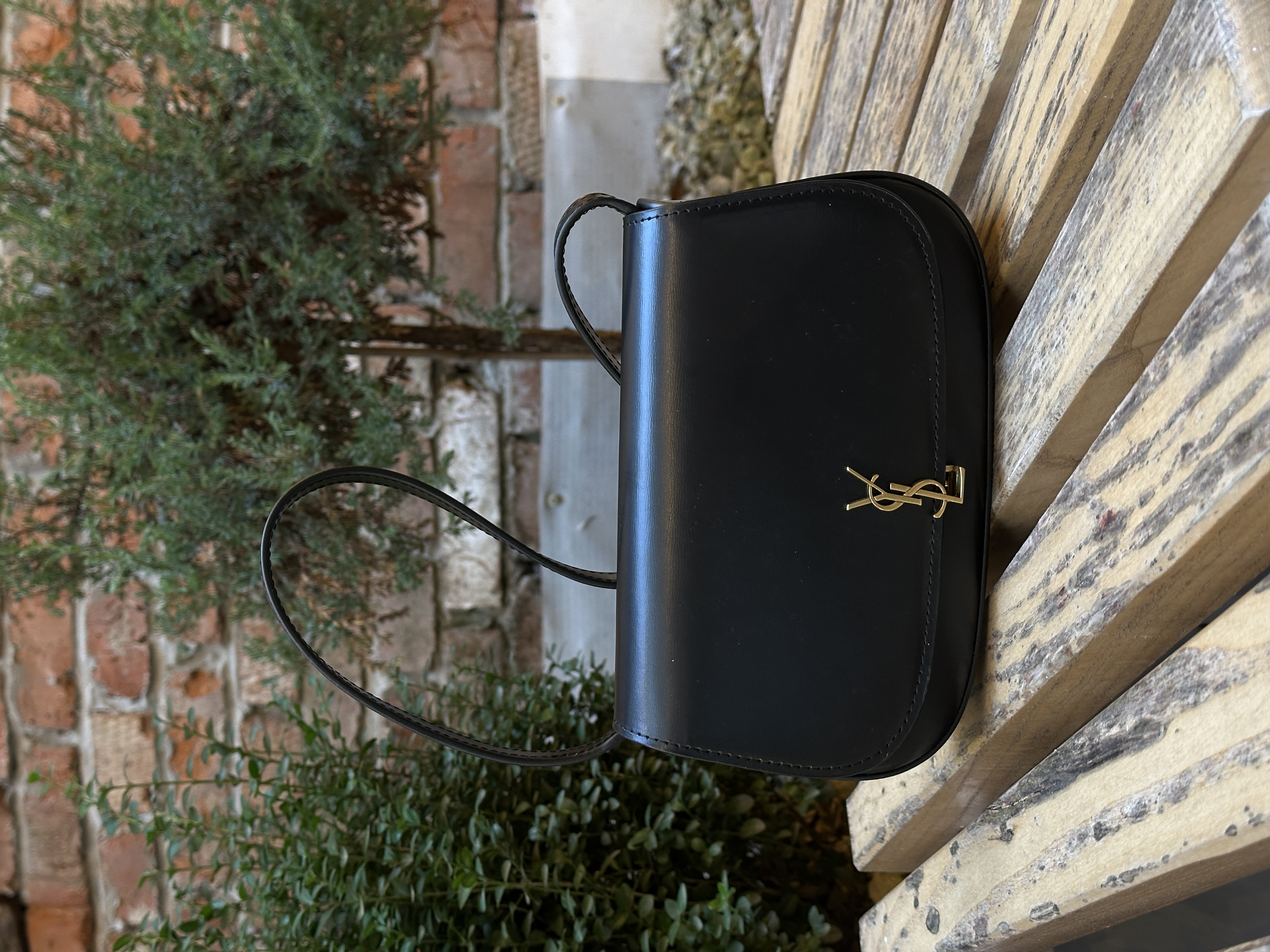 Yves Saint Laurent Voltaire in Box Black/Gold
