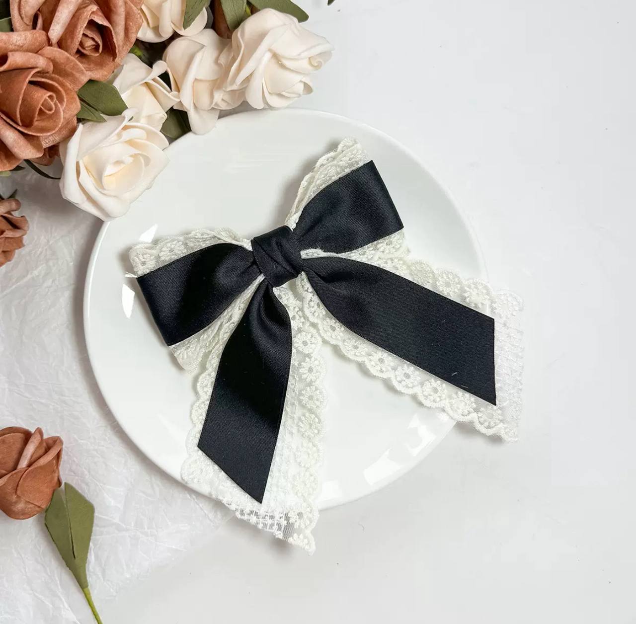 Заколка-Бант з атласної стрічки та мережива, чорний