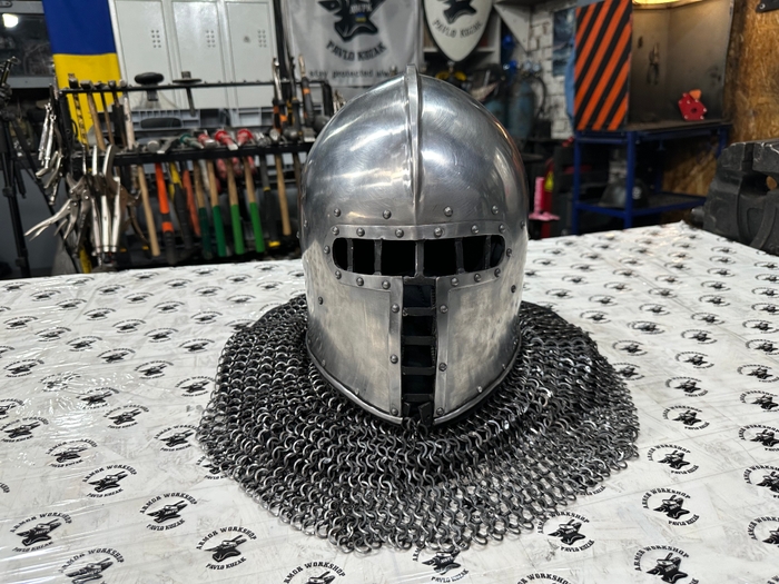 Barbute helmet T-visor adapted for ACW