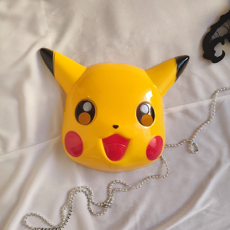 маска пікачу