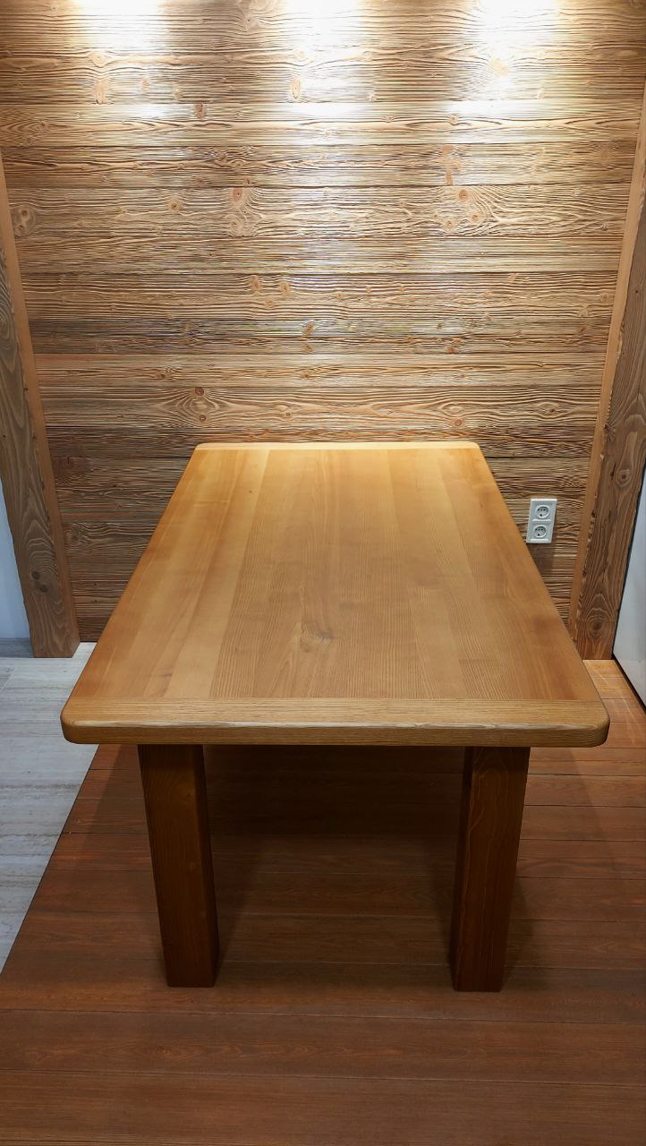 Стіл від 9 000 грн.