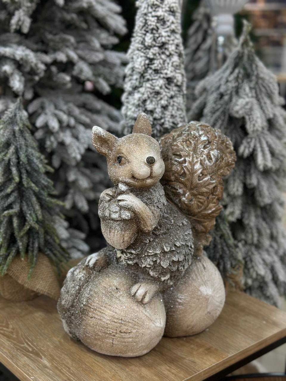 Декоративна фігура Білочка на горішках