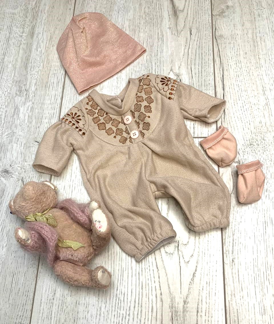 Вишитий костюм із шапочкою та пінетками для ляльки Baby Born 43 см