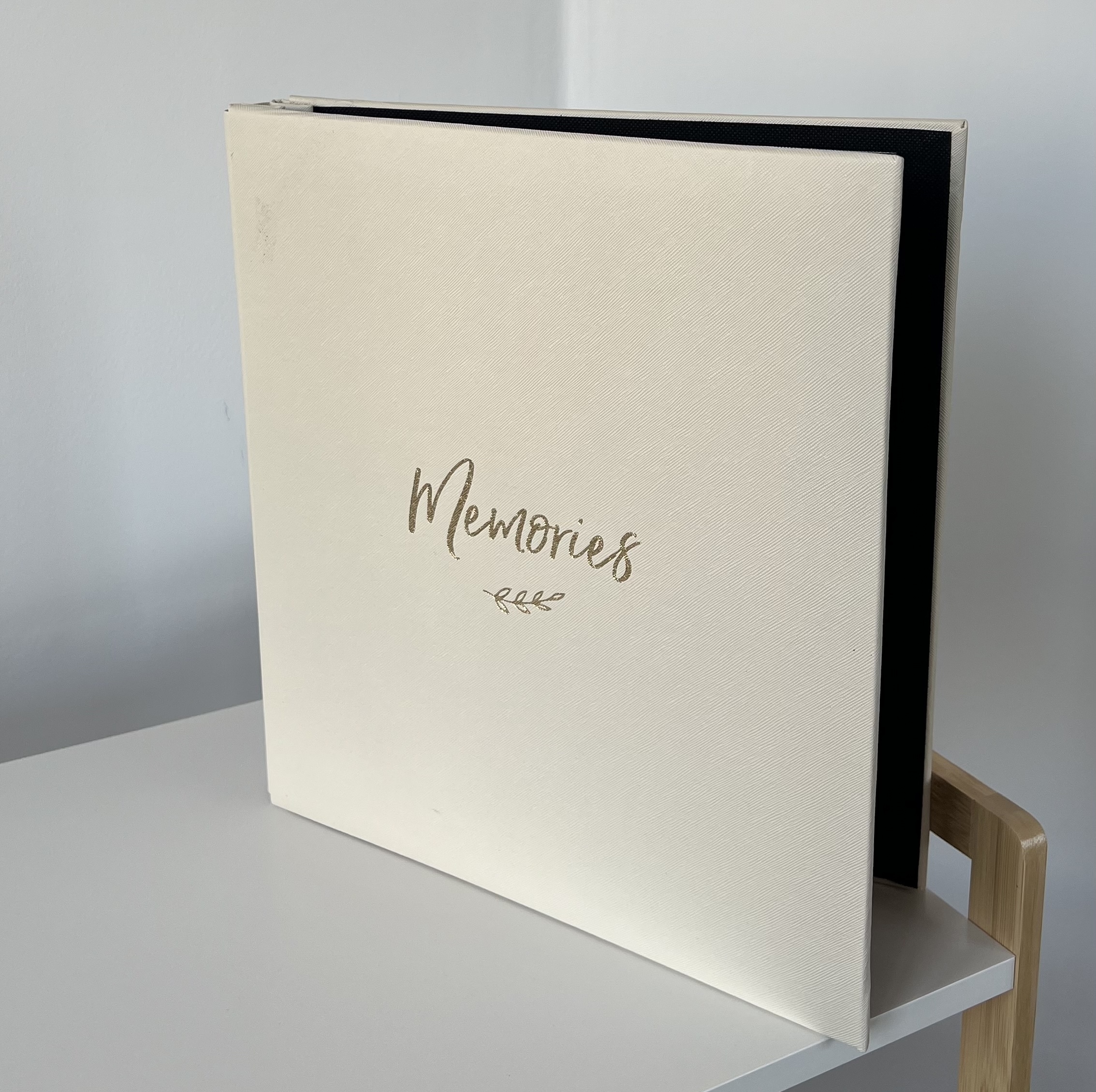 Фотоальбом на 500 фото "Memories" білий з гілочкою