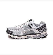 Кросівки чоловічі Nike Zoom Vomero 5