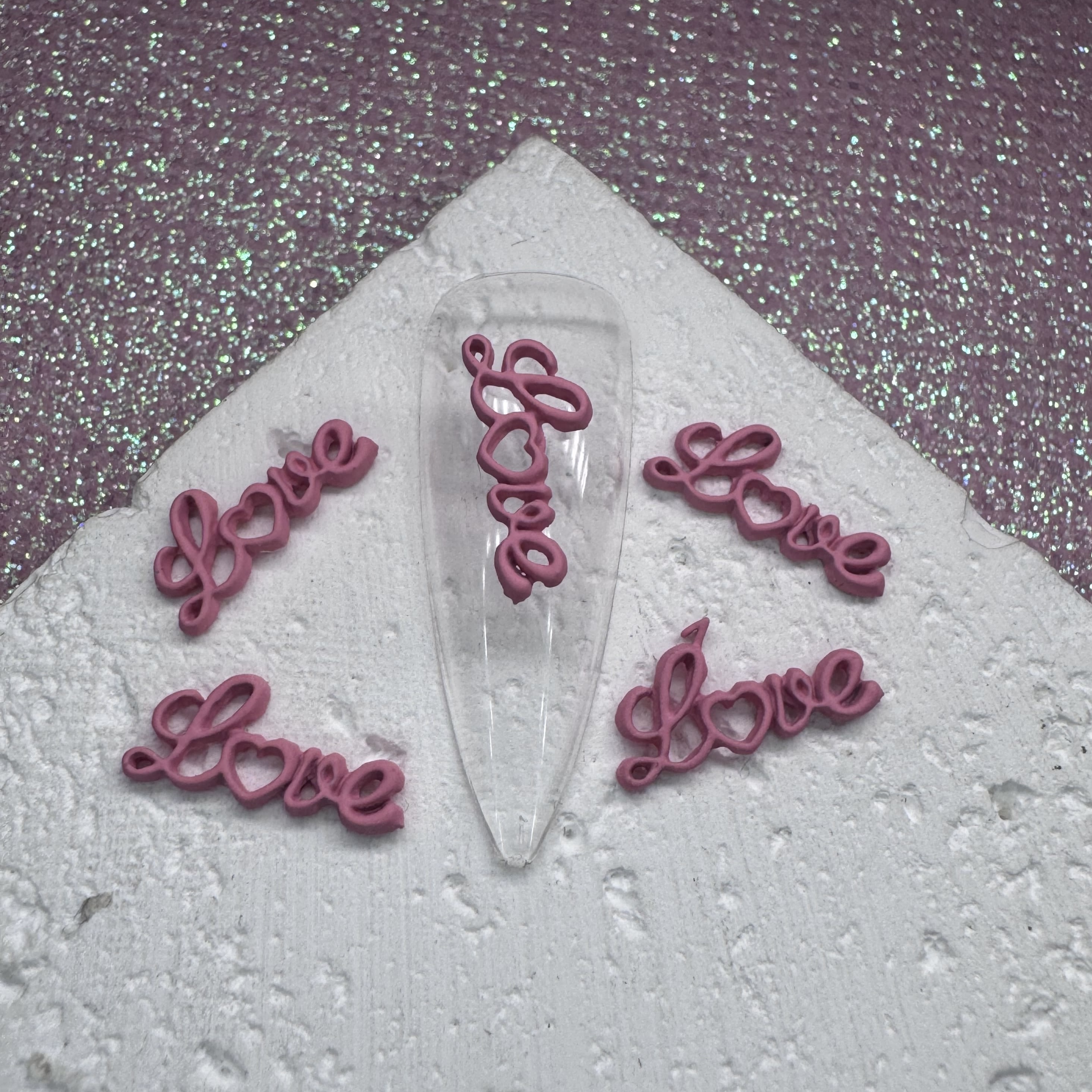 Фігурка для нігтів «Love»