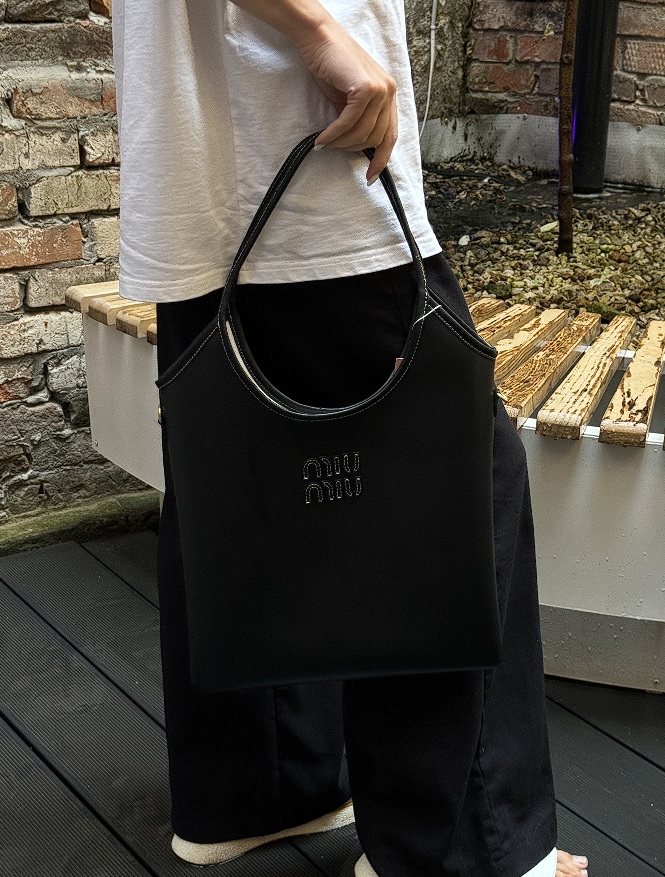 Miu Miu Ivy Leather Bag Black