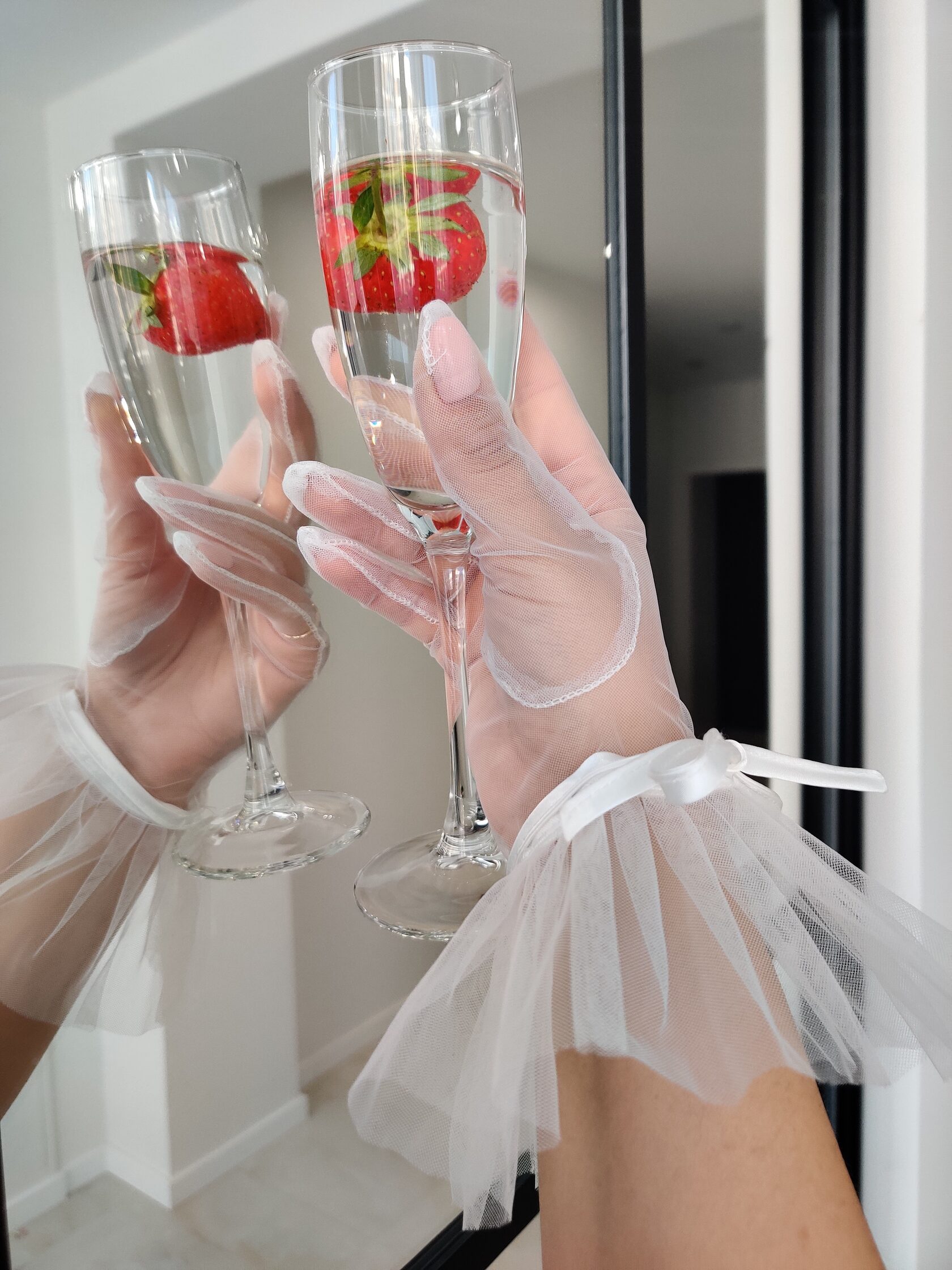 Tutu gloves