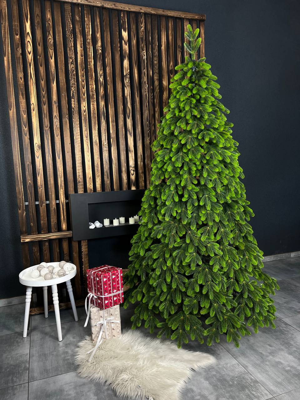 Ялинка «Роял» із салатовими кінцями - 2.1 м. 🦚