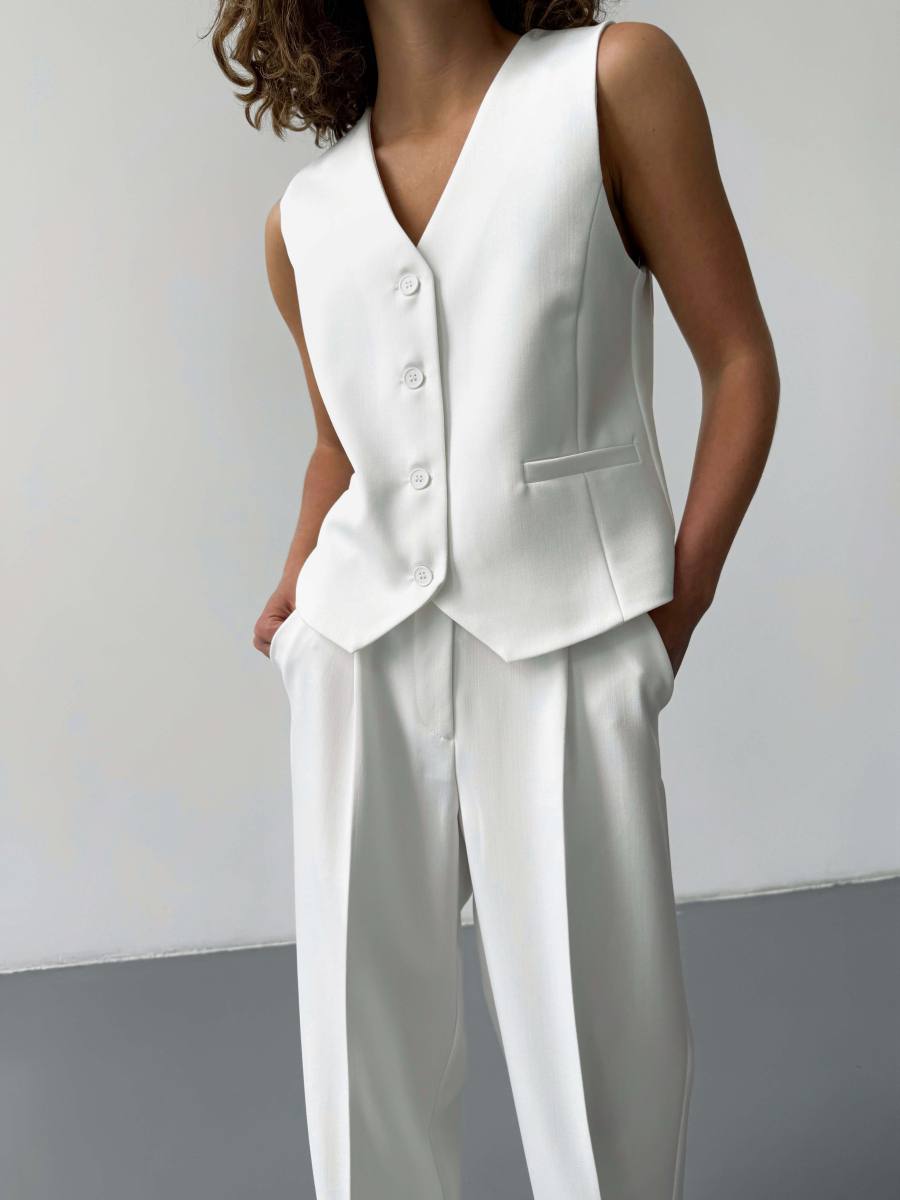 Жилет вкорочений на ґудзиках